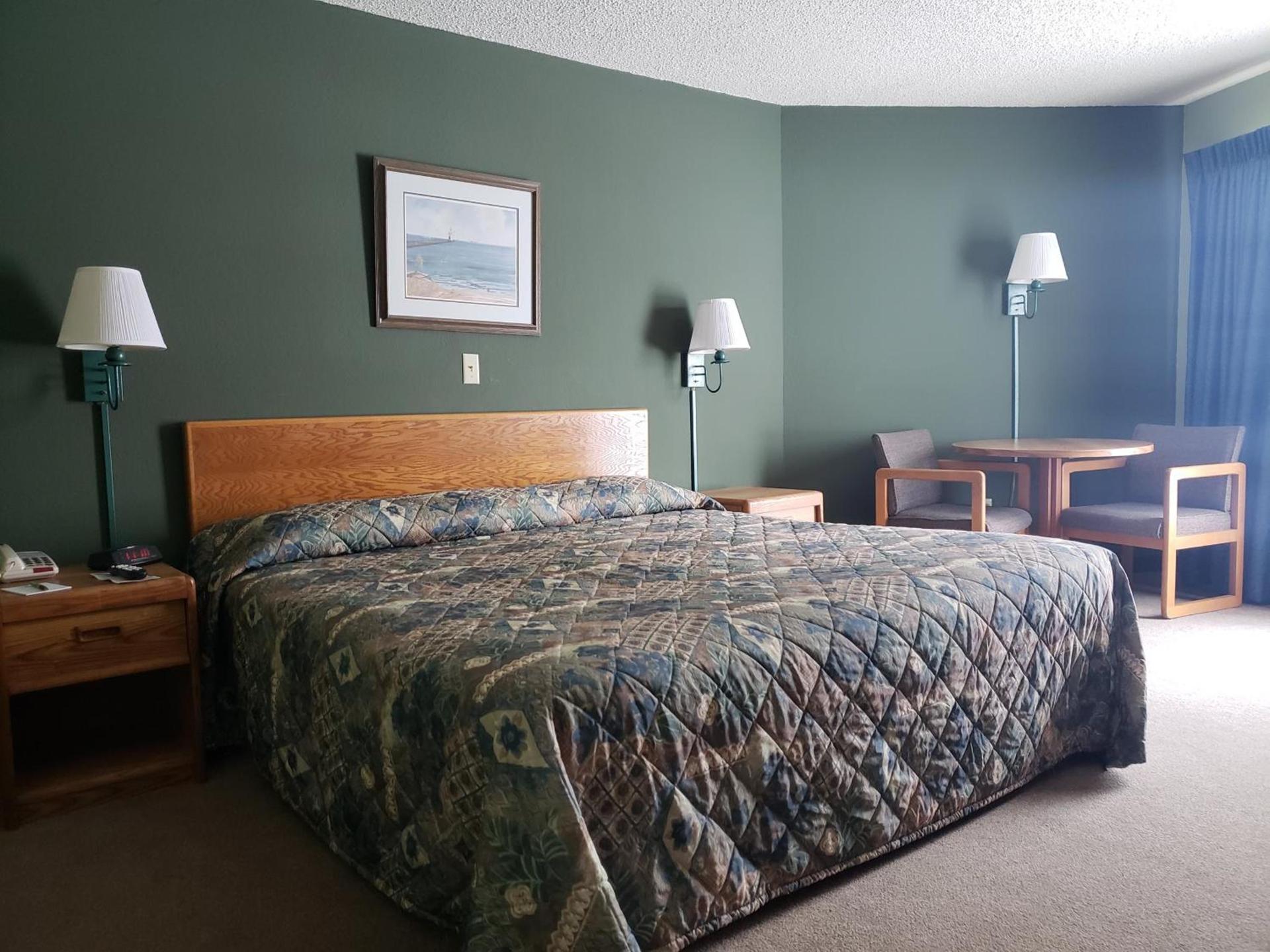 Harbor Lights Lodge photo 24