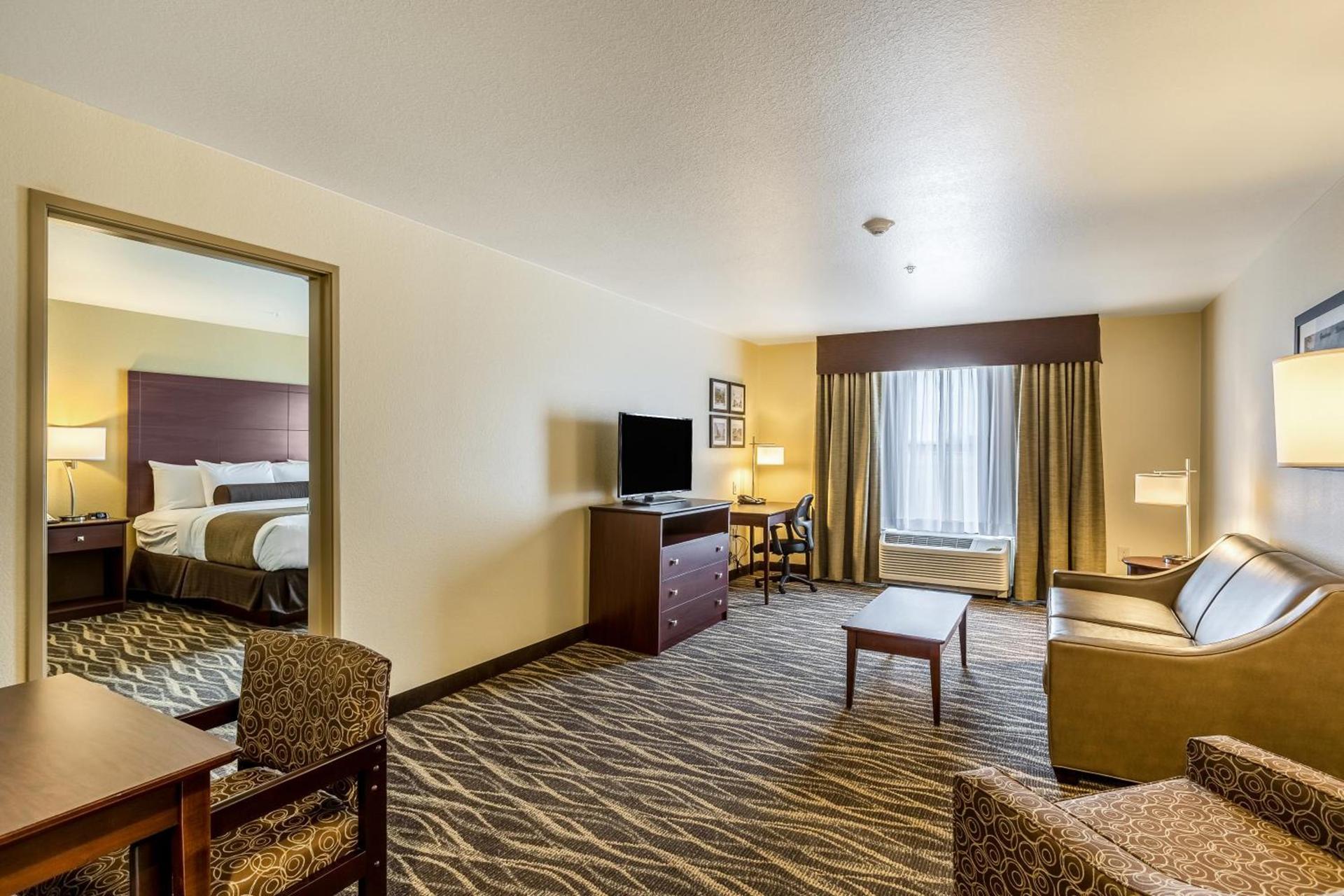 Cobblestone Hotel & Suites Hartford photo 26