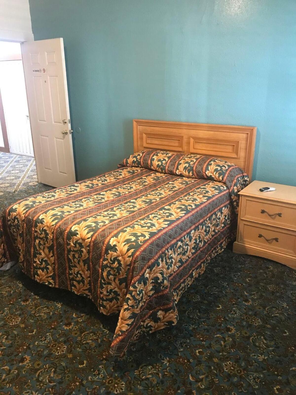 Hotel West Inn, Hollywood - LA photo 3