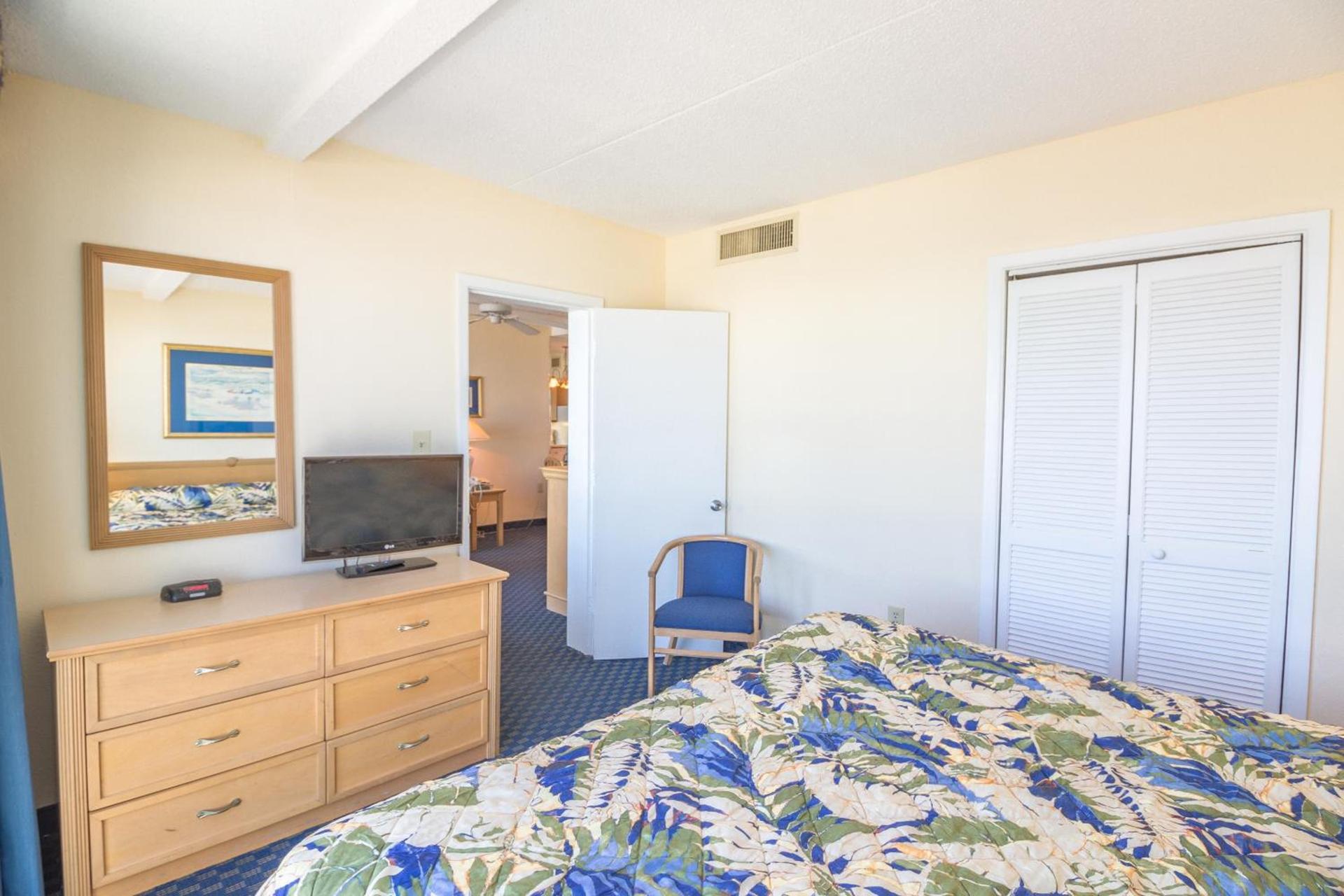 Yachtsman Oceanfront Resort photo 36