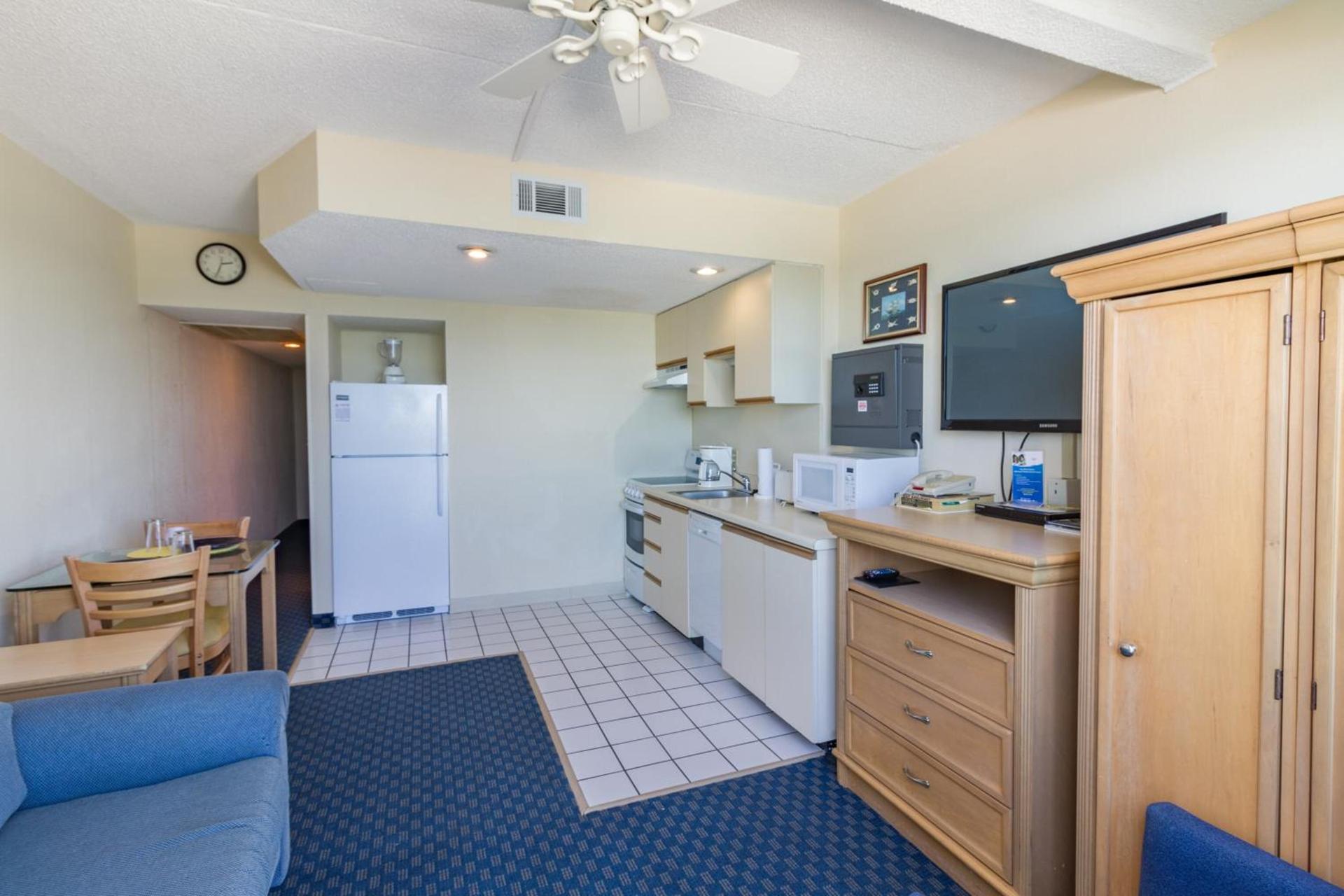 Yachtsman Oceanfront Resort photo 22