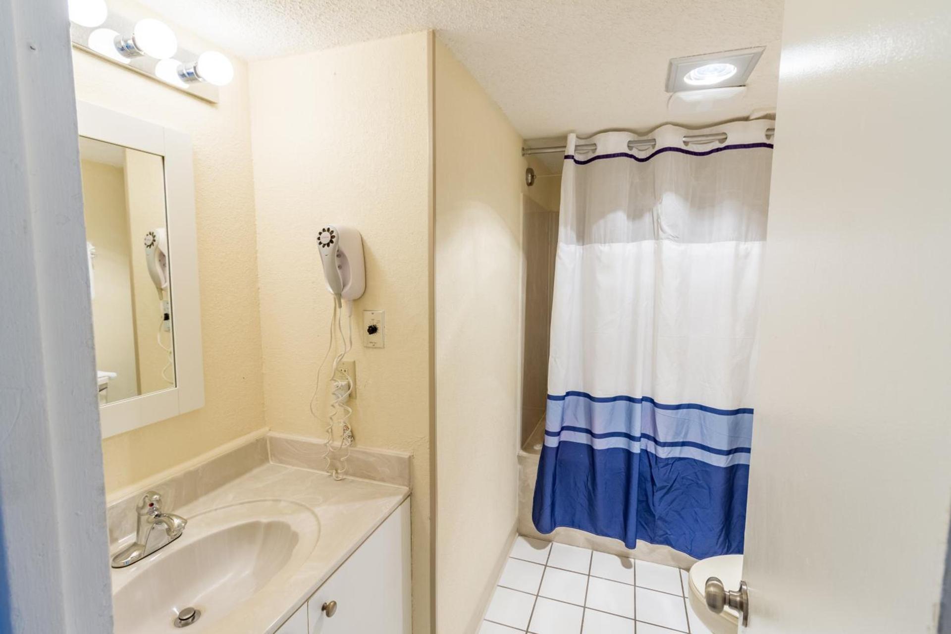 Yachtsman Oceanfront Resort photo 24