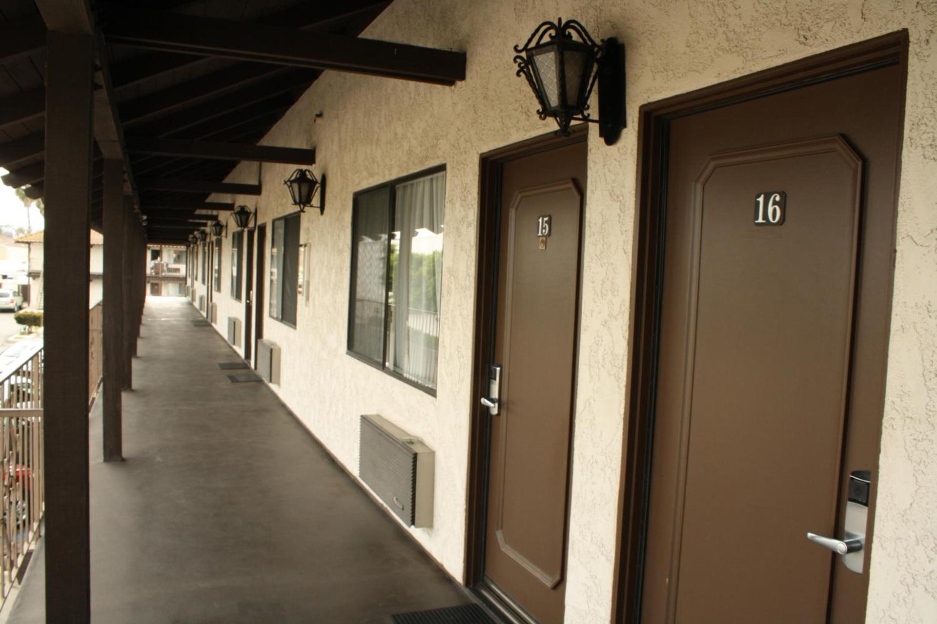 Cozy Inn photo 51