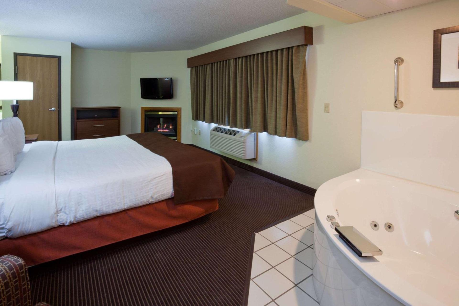 AmericInn by Wyndham Bismarck photo 18