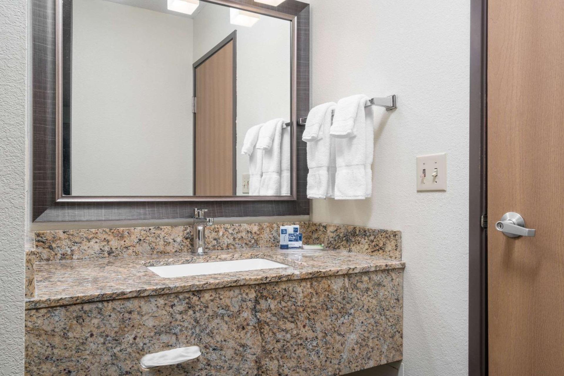 AmericInn by Wyndham Bismarck photo 14