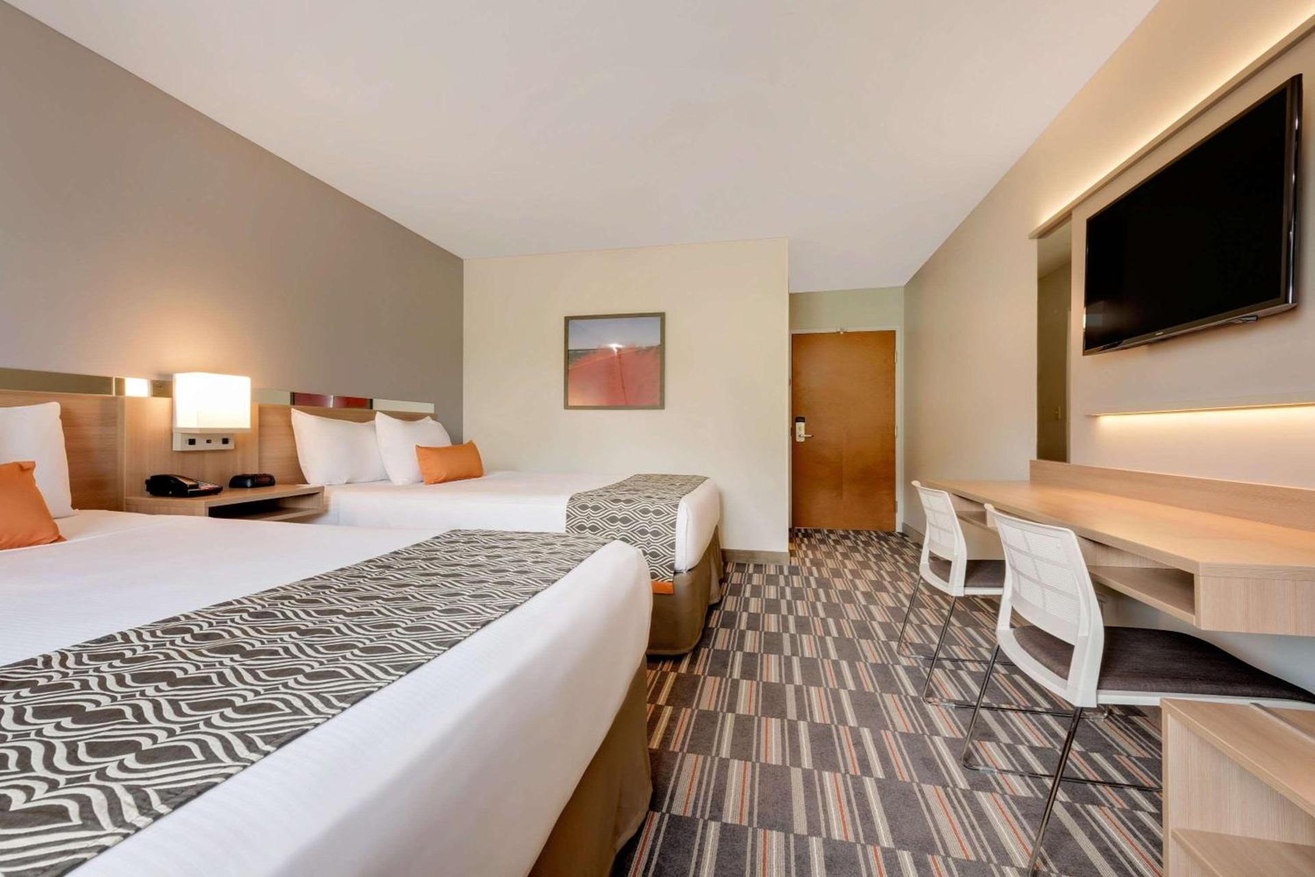 Microtel Inn & Suites by Wyndham Clarion photo 10