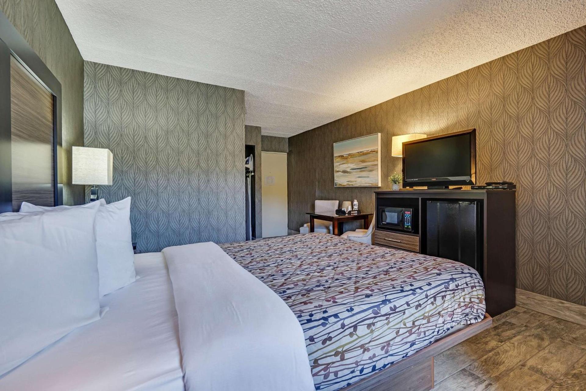 Blue Creek Inn photo 30