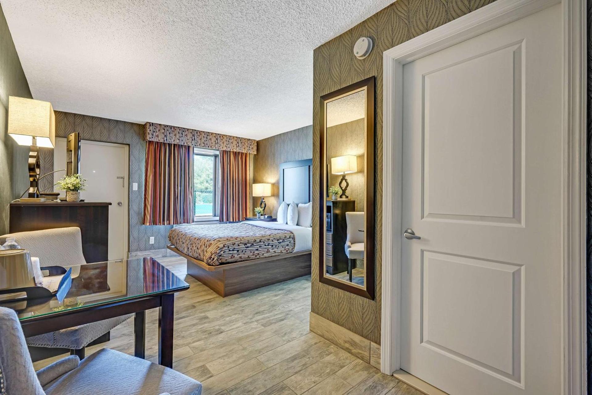 Blue Creek Inn photo 27