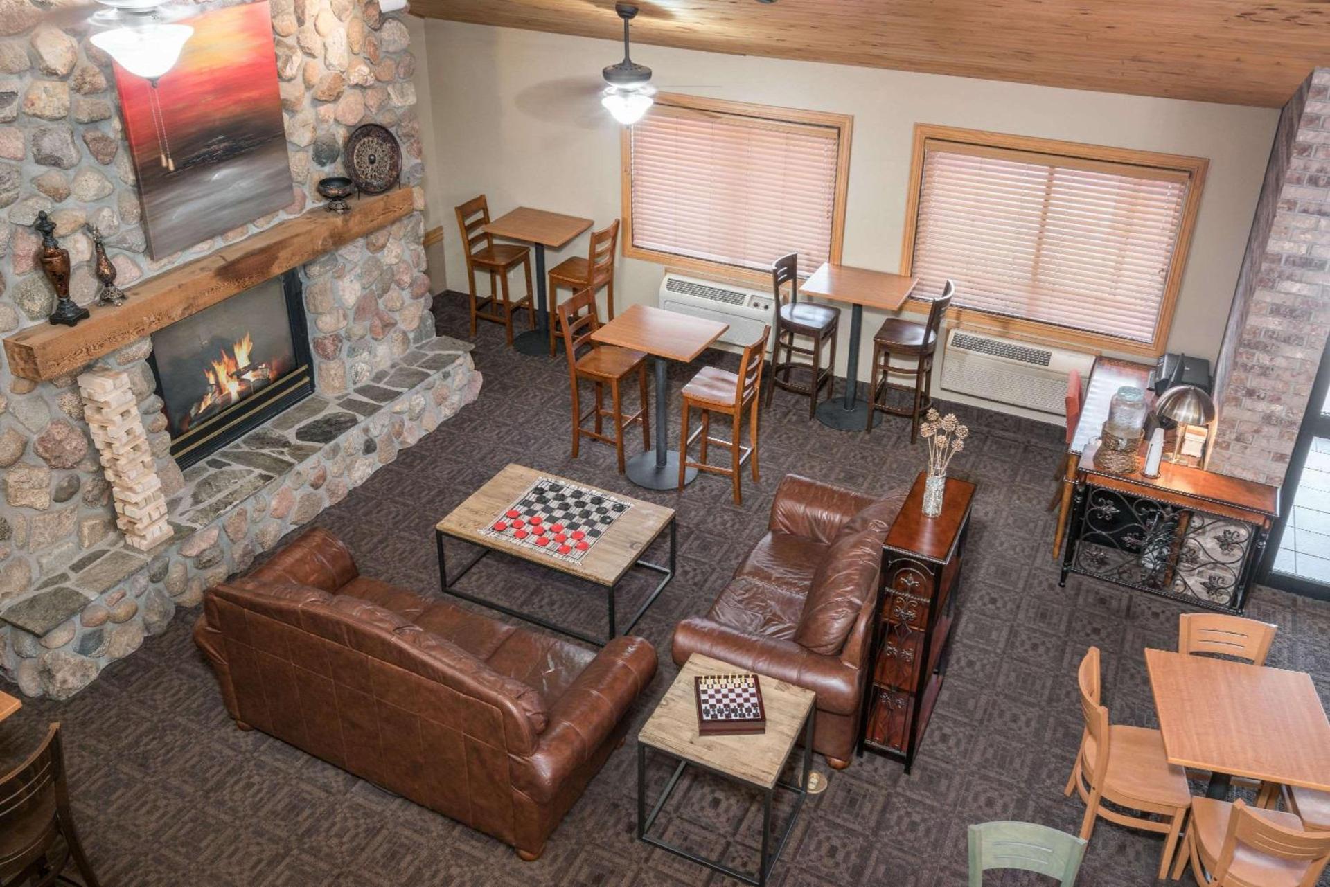 AmericInn by Wyndham Bismarck photo 7