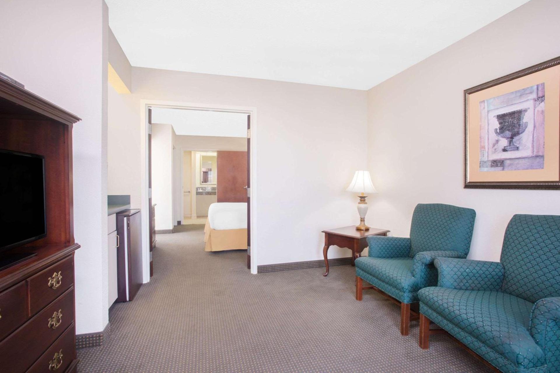Days Inn by Wyndham Metter photo 15