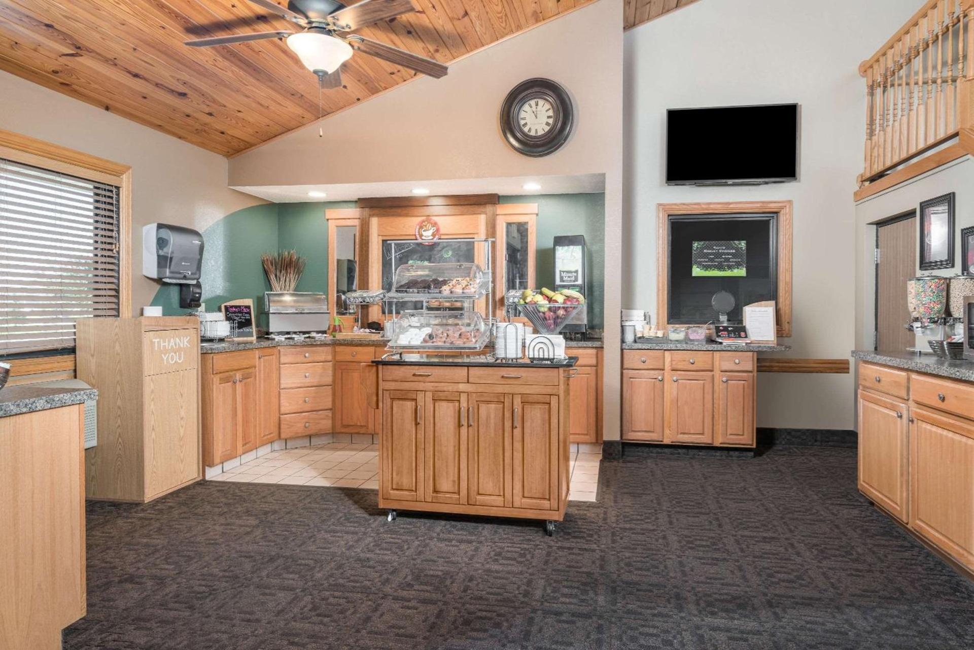 AmericInn by Wyndham Bismarck photo 21