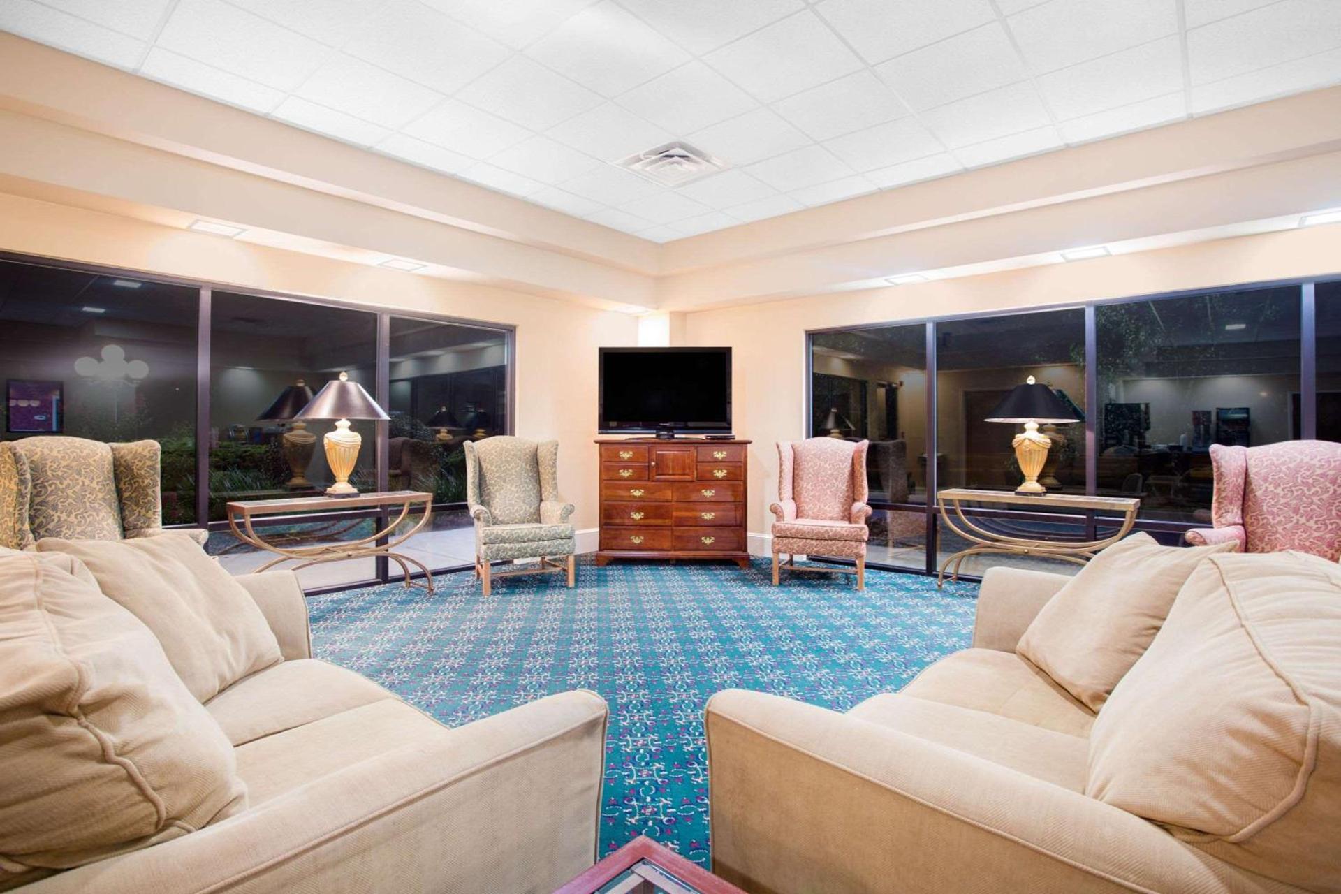 Days Inn by Wyndham Metter photo 4