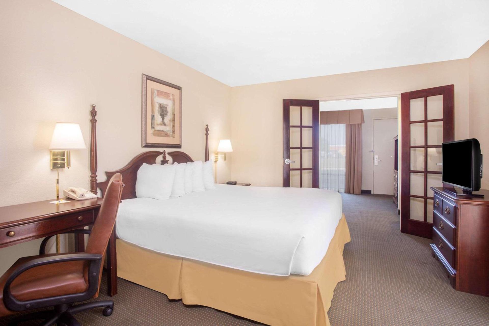 Days Inn by Wyndham Metter photo 7