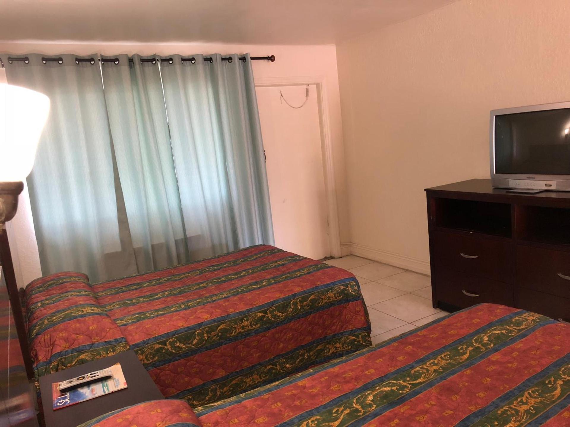 Sunset Inn- Fort Pierce, FL photo 24