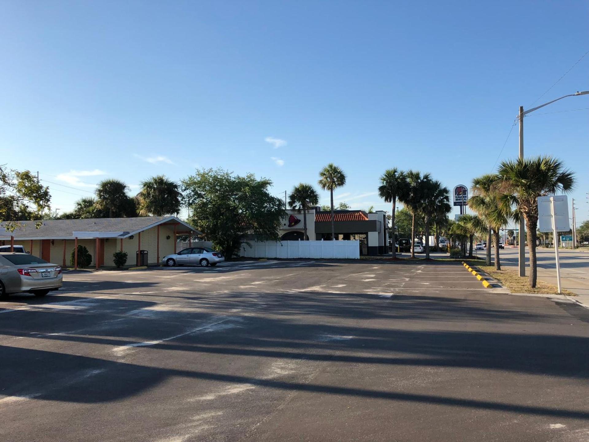 Sunset Inn- Fort Pierce, FL photo 7