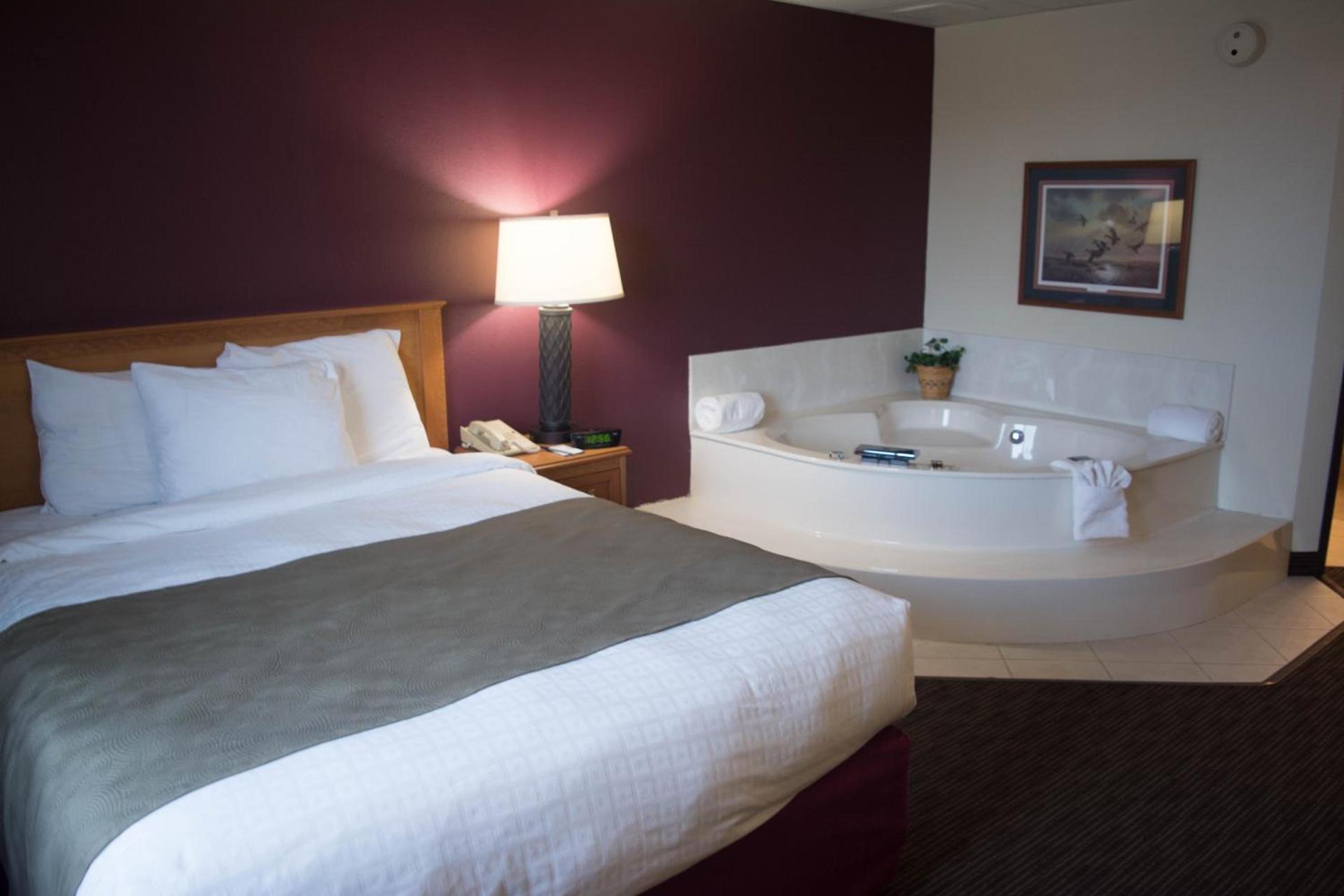 AmericInn by Wyndham Madison SD photo 3