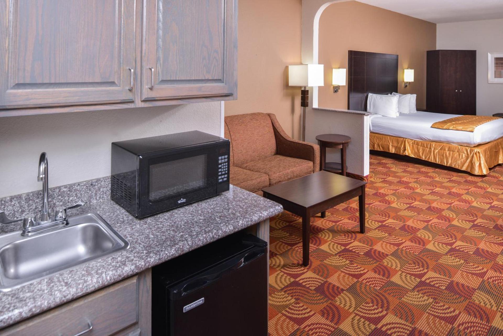 Americas Best Value Inn & Suites Bastrop photo 21