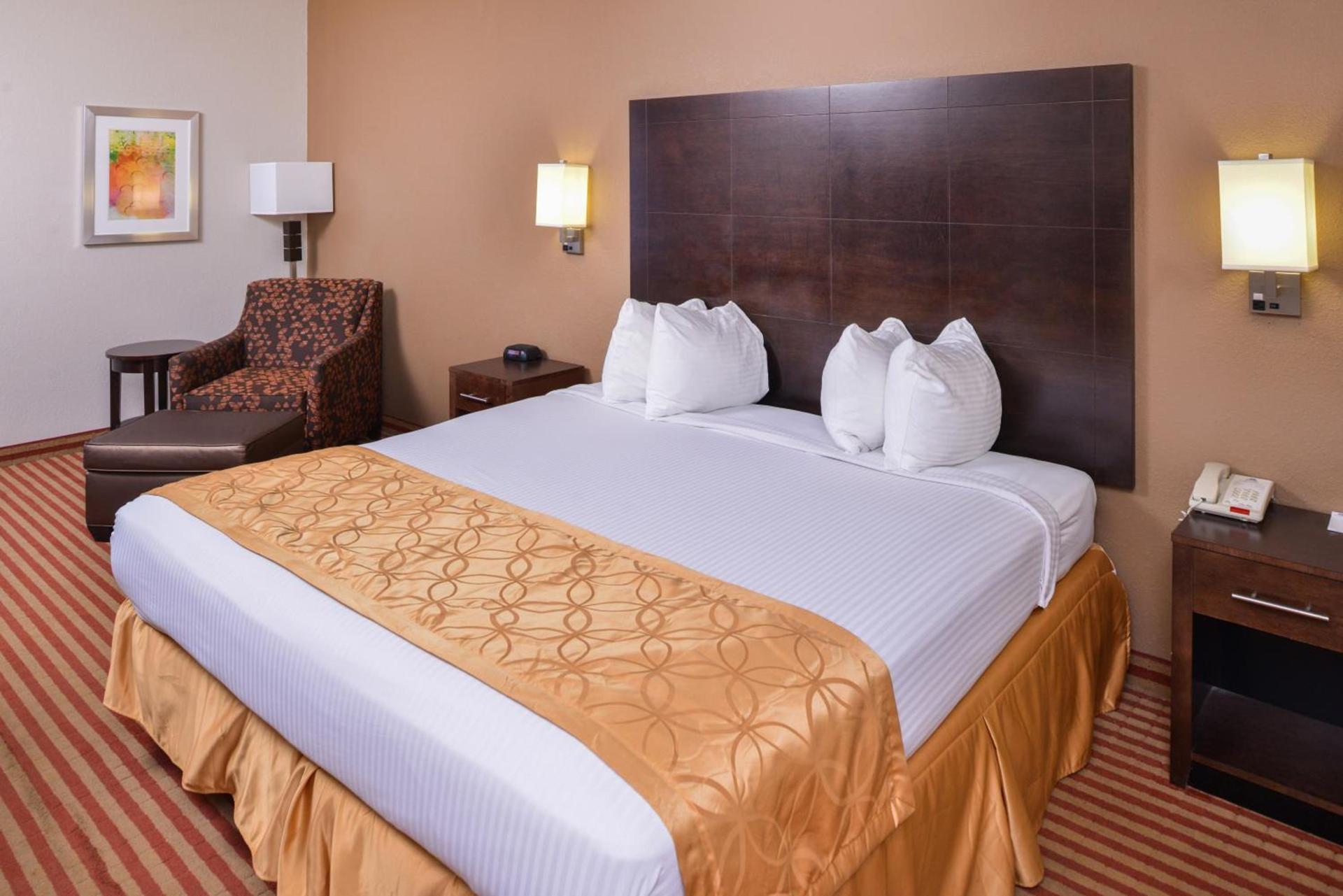 Americas Best Value Inn & Suites Bastrop photo 17