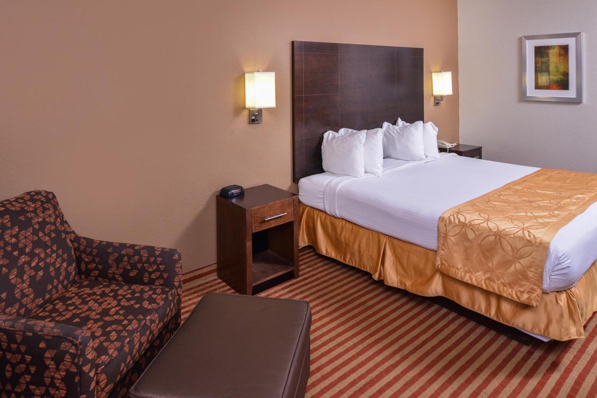 Americas Best Value Inn & Suites Bastrop photo 18