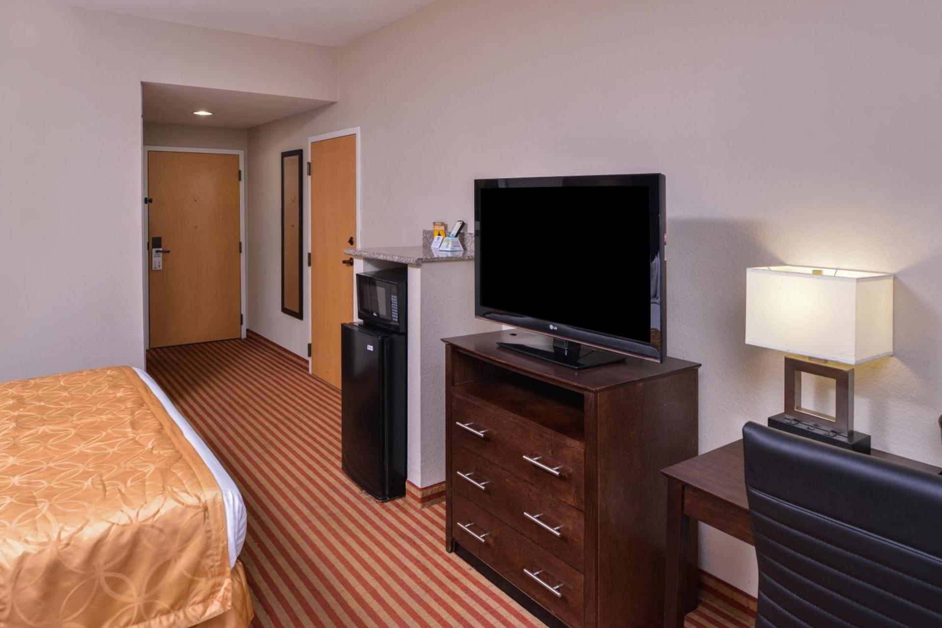 Americas Best Value Inn & Suites Bastrop photo 19