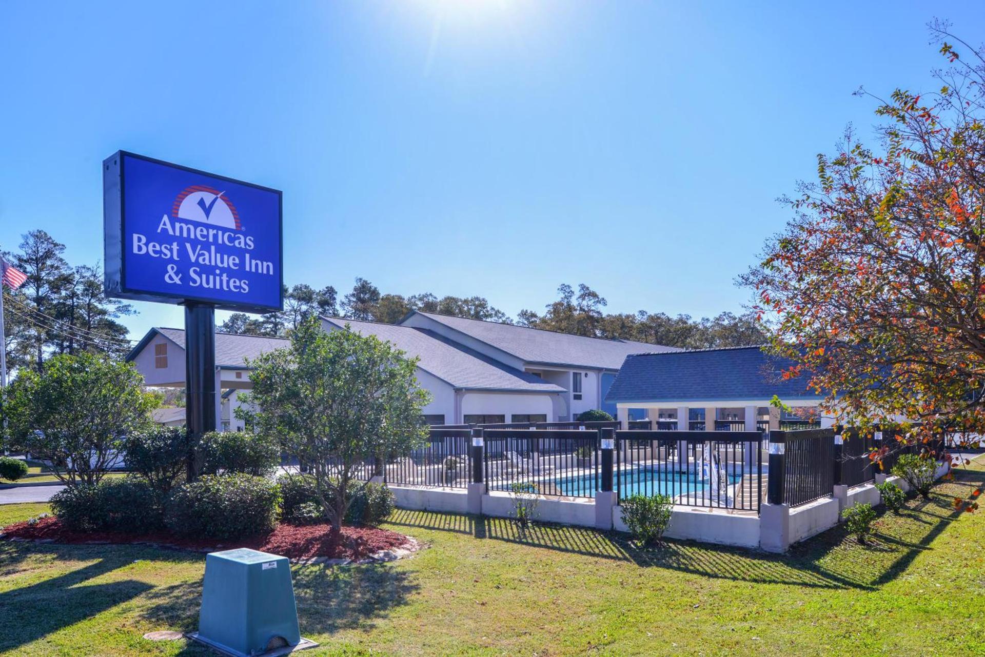 Americas Best Value Inn & Suites Bastrop photo 1
