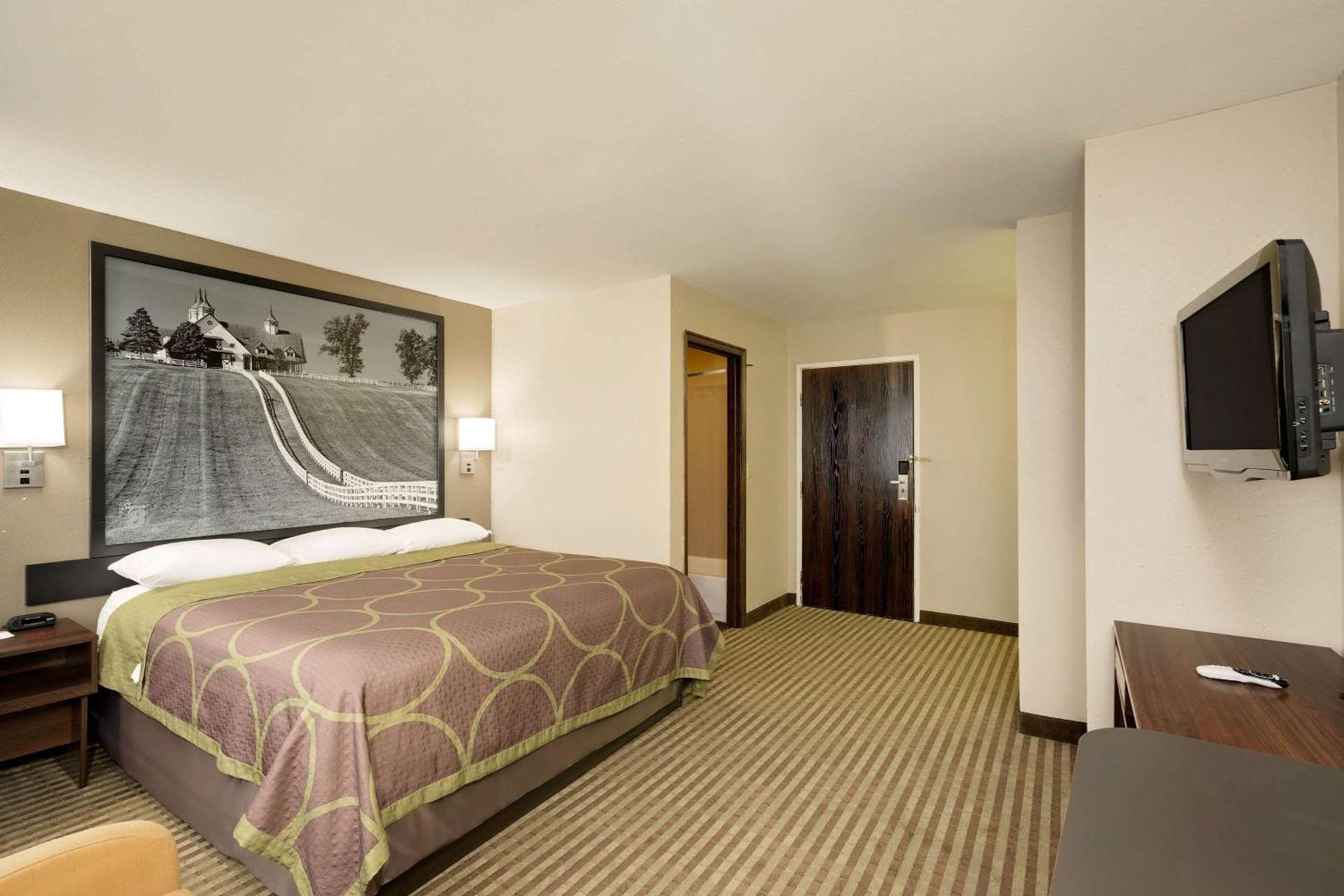 Super 8 by Wyndham Lexington Hamburg Area photo 15