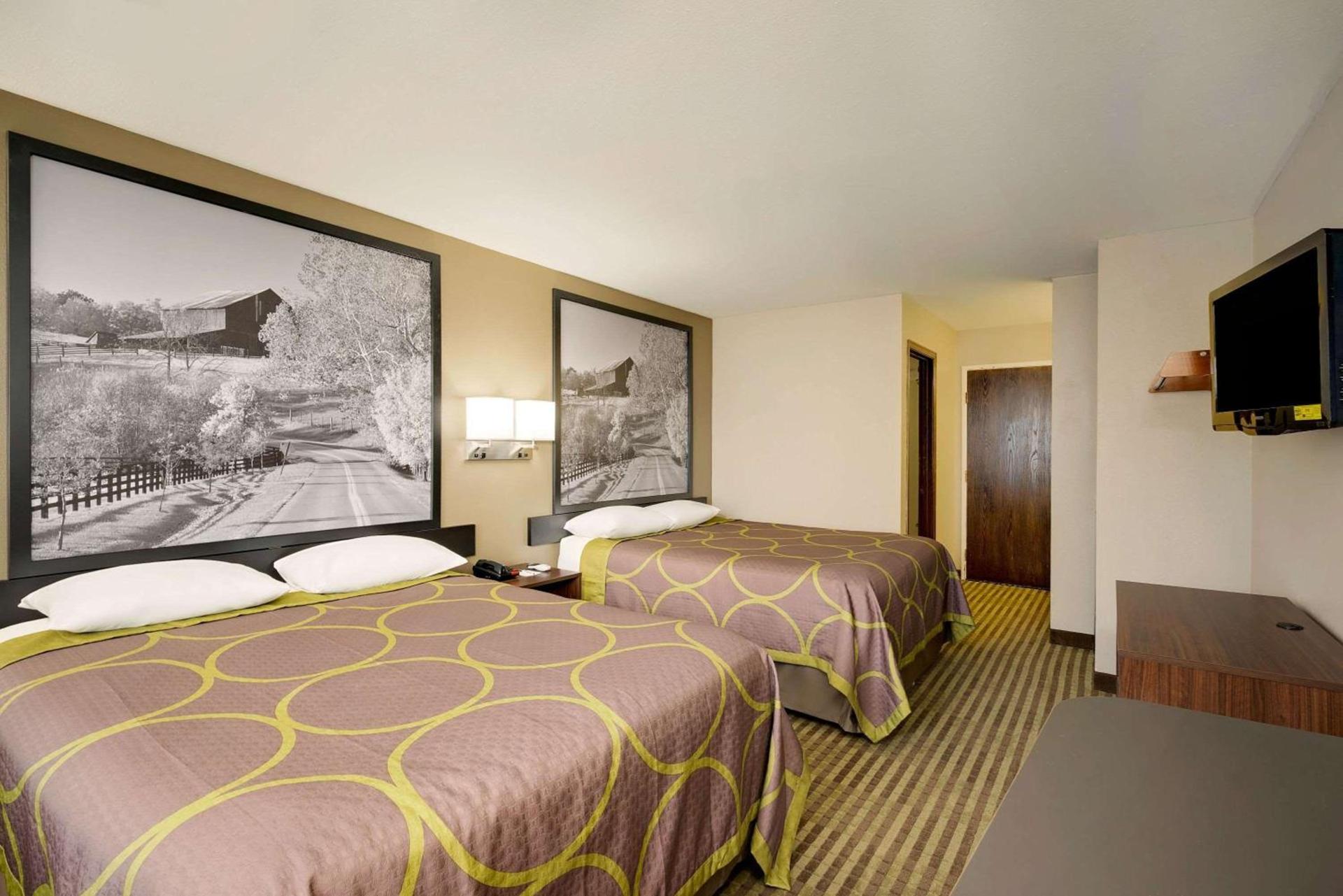 Super 8 by Wyndham Lexington Hamburg Area photo 5