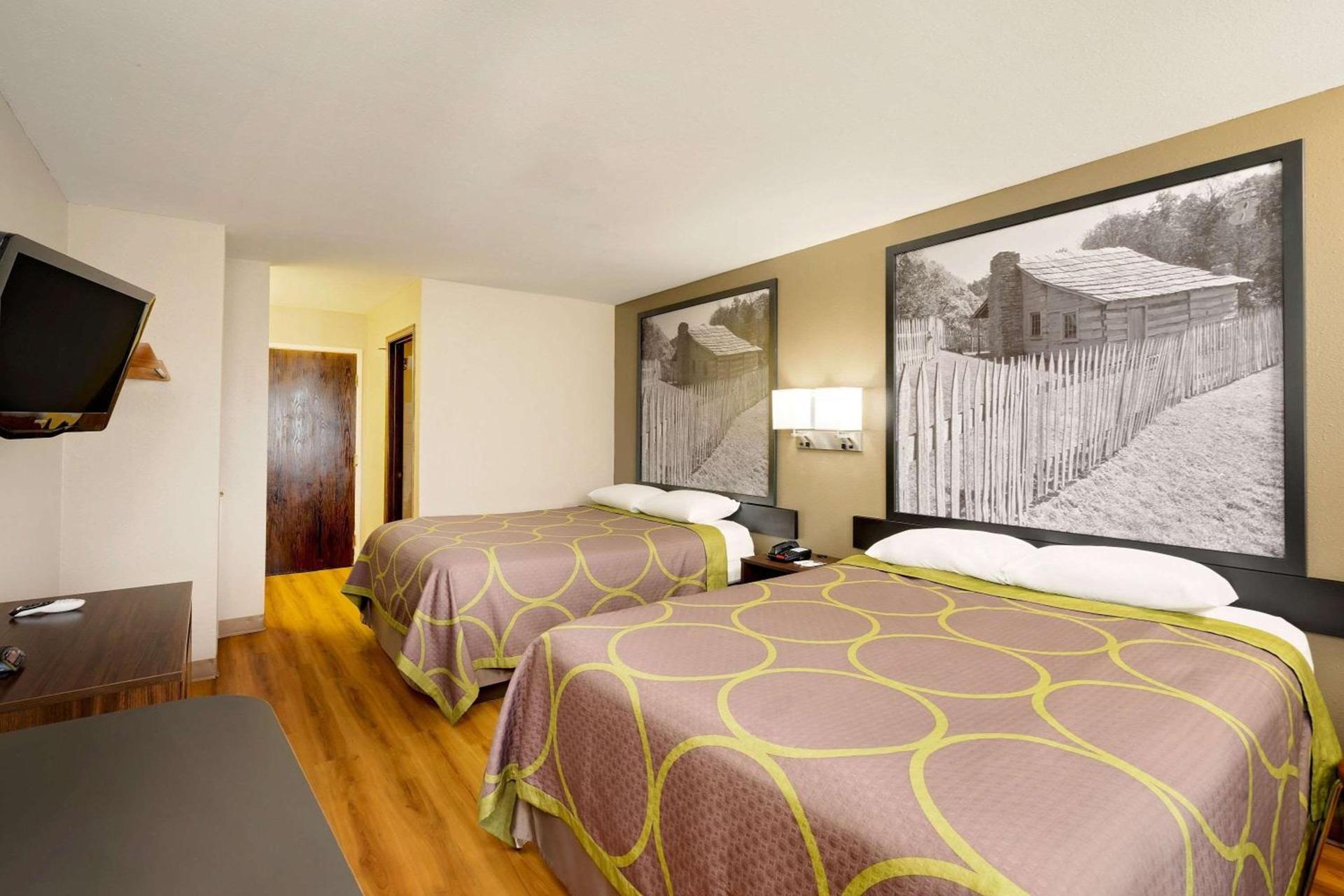 Super 8 by Wyndham Lexington Hamburg Area photo 12