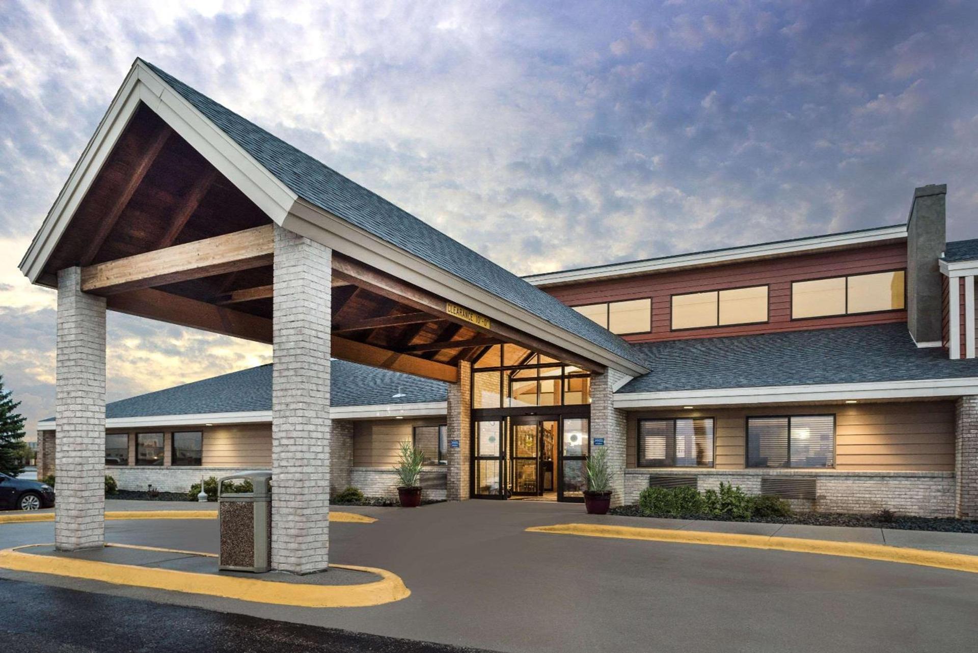 AmericInn by Wyndham Wahpeton — hotel in Wahpeton