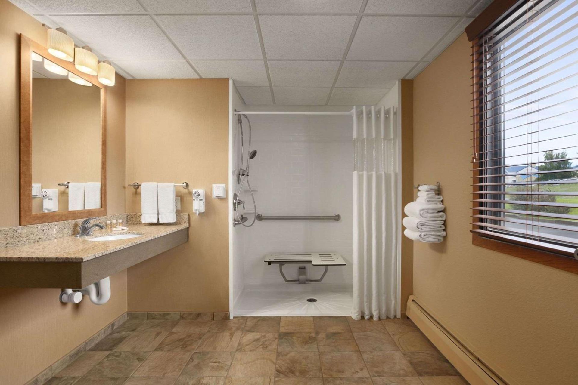 Days Inn by Wyndham Helena photo 5