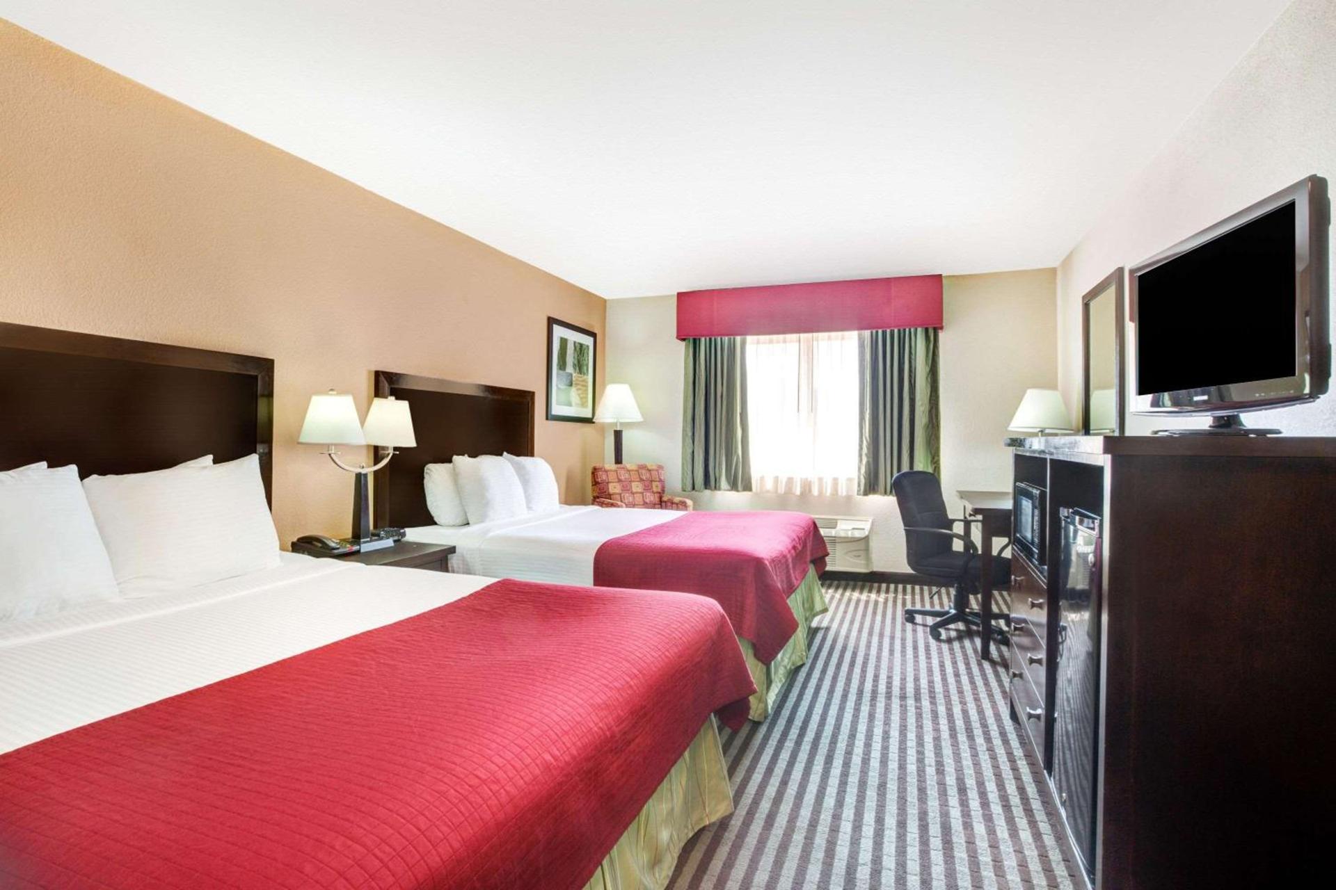 Baymont by Wyndham Dallas/ Love Field photo 4