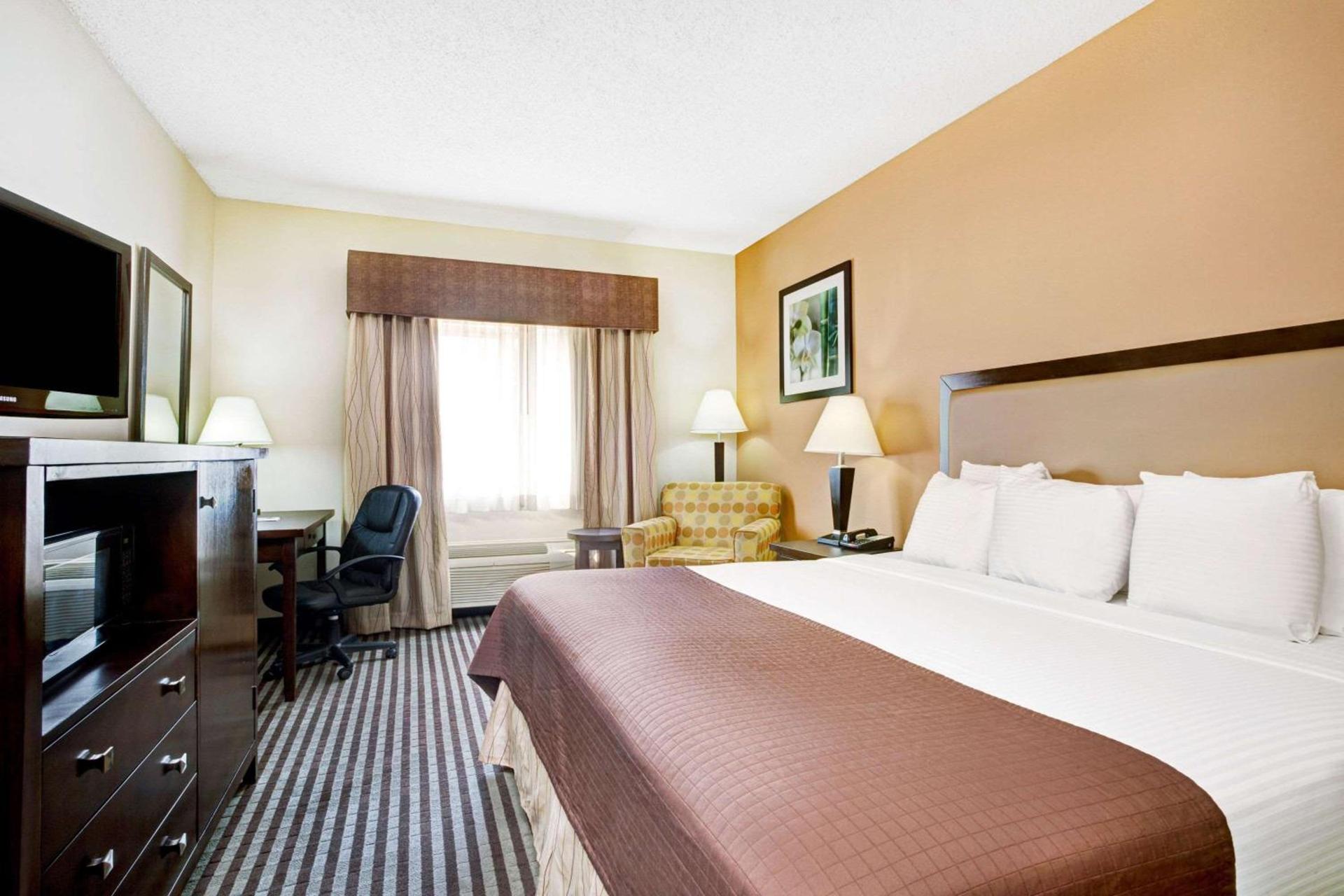 Baymont by Wyndham Dallas/ Love Field photo 5