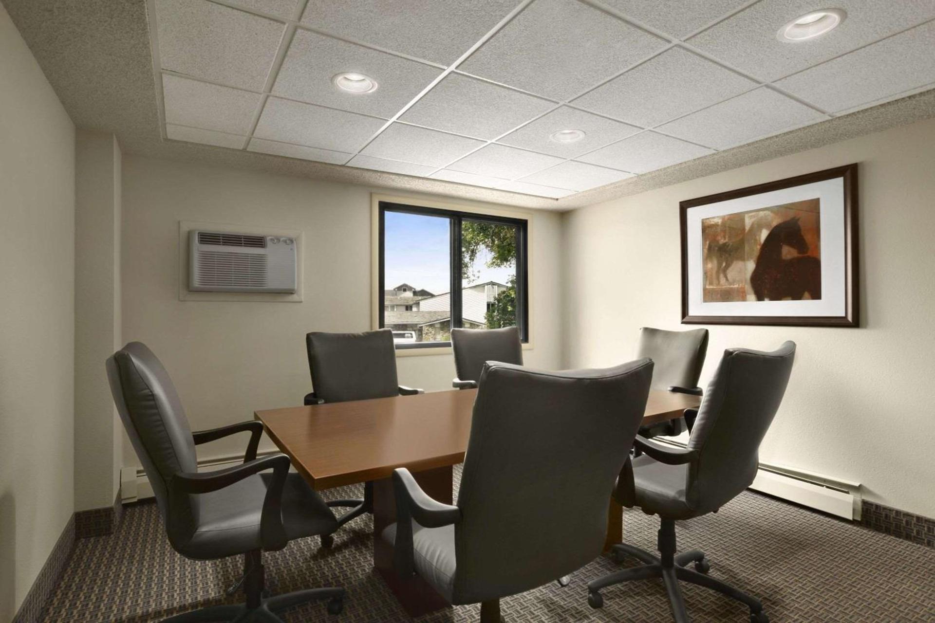 Days Inn by Wyndham Helena photo 12