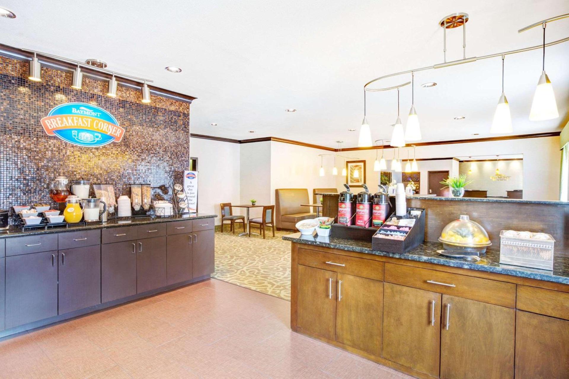 Baymont by Wyndham Dallas/ Love Field photo 9