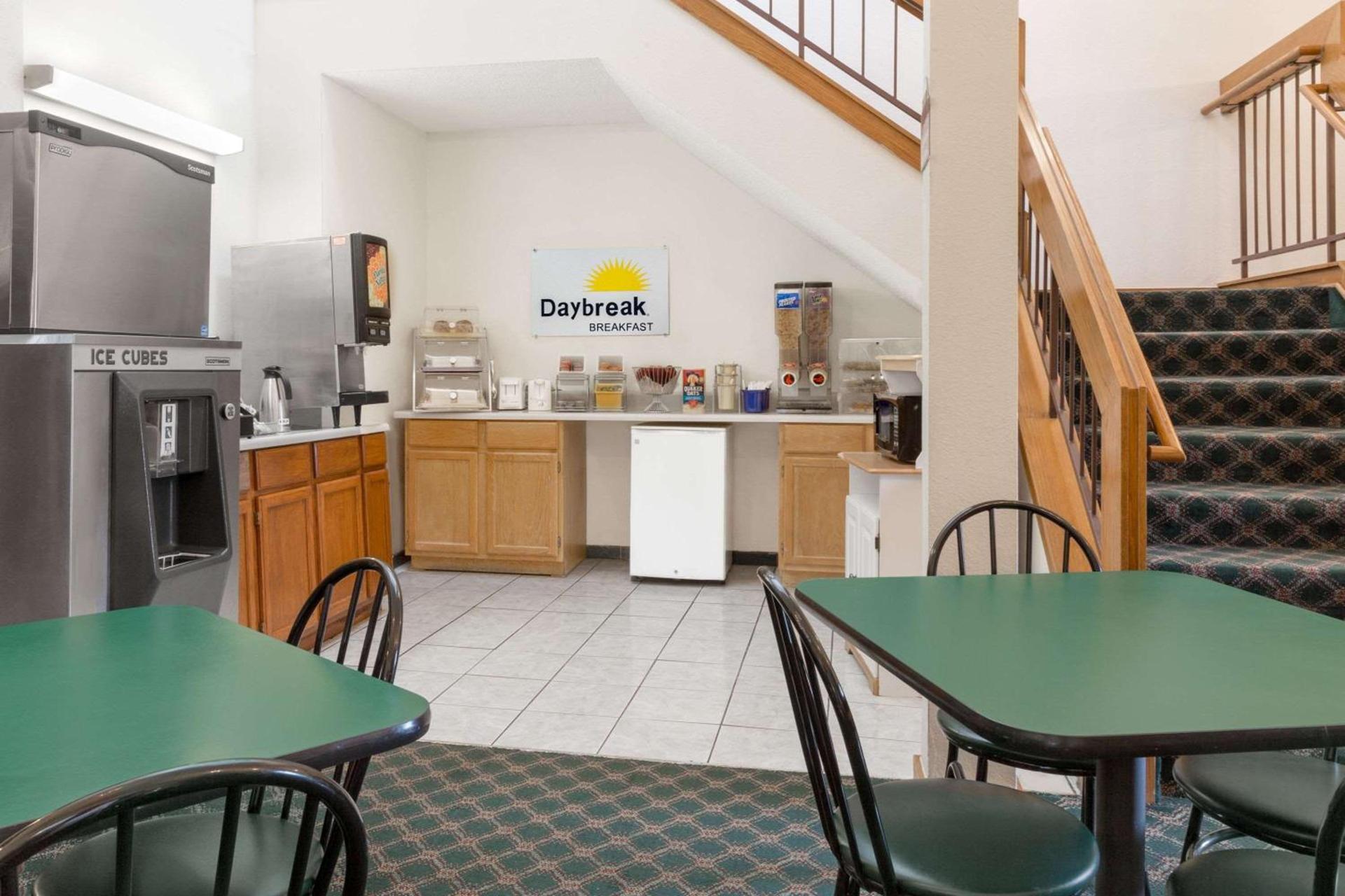 Days Inn by Wyndham Concordia photo 15