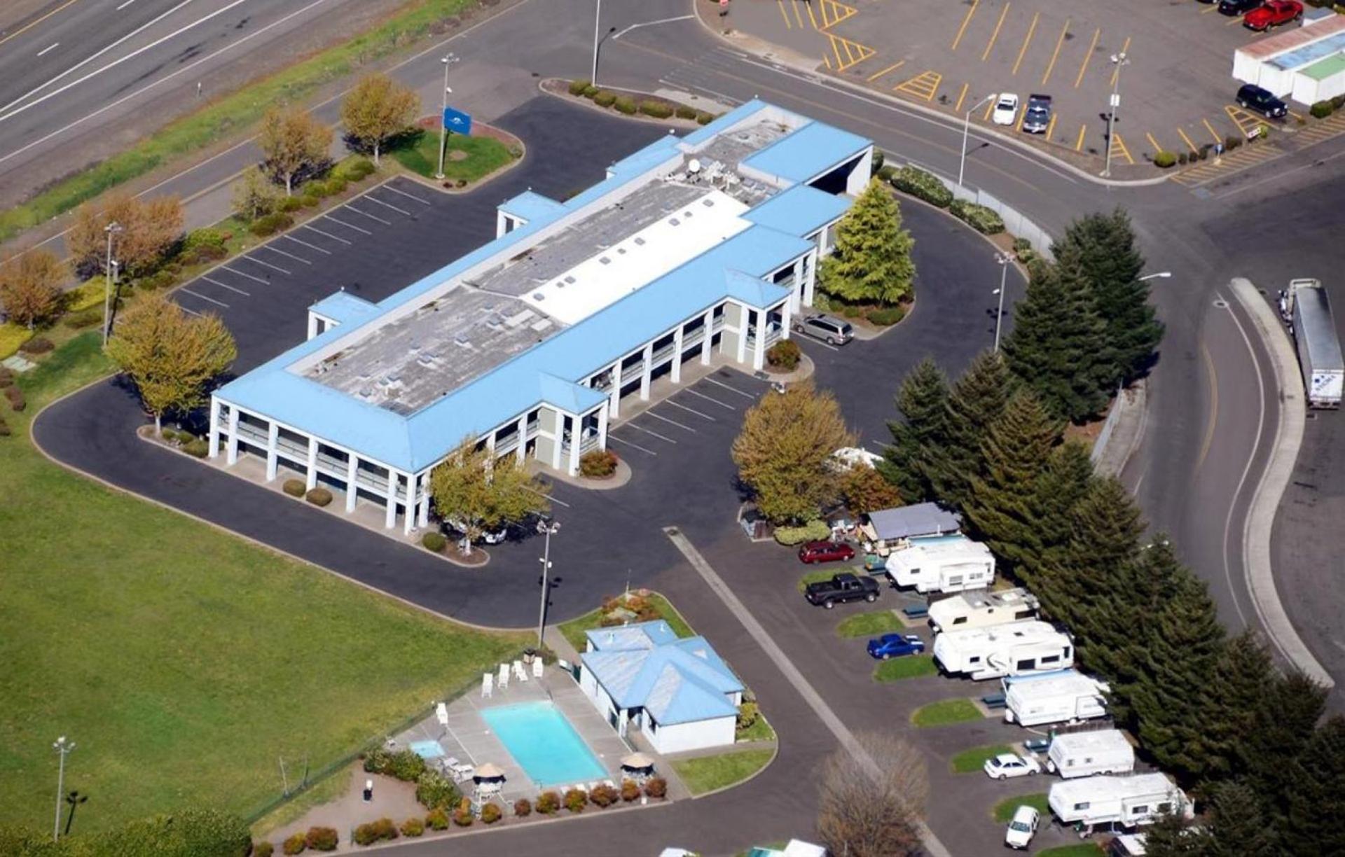 Americas Best Value Inn Phoenix Medford photo 11
