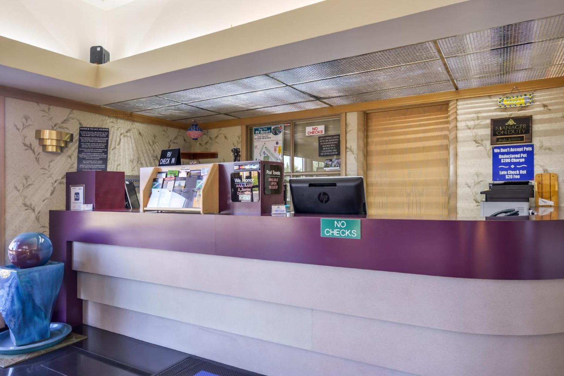 Americas Best Value Inn Phoenix Medford photo 9