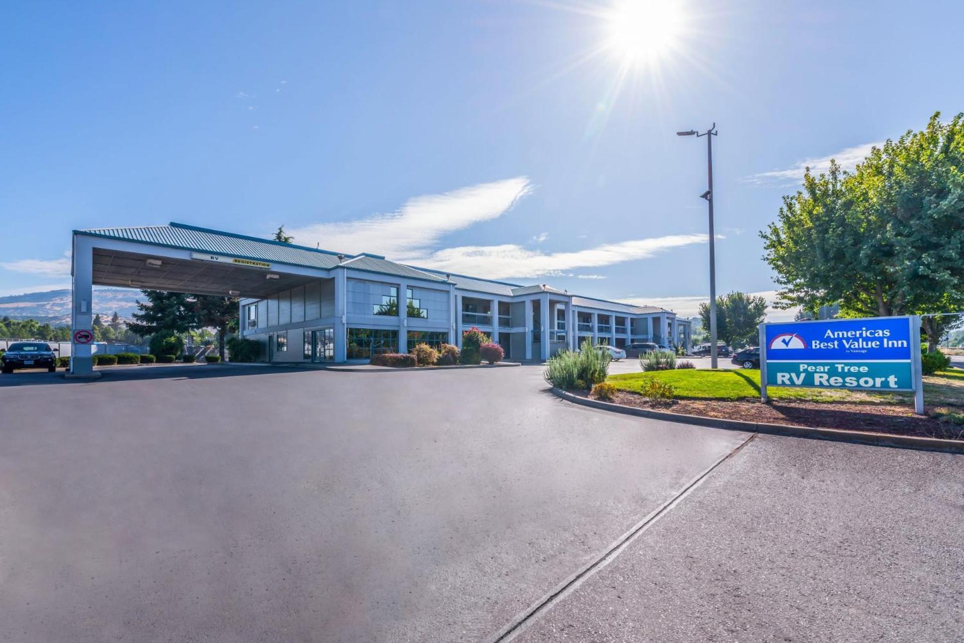 Americas Best Value Inn Phoenix Medford photo 1