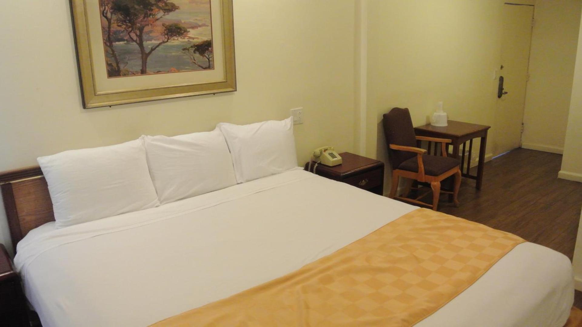 777 Motor Inn photo 8