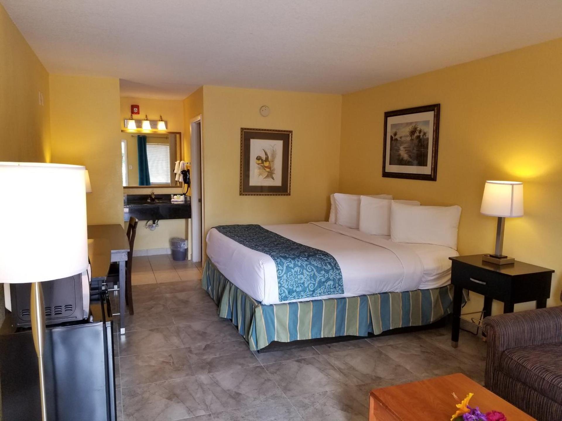 Shining Light Inn & Suites photo 12