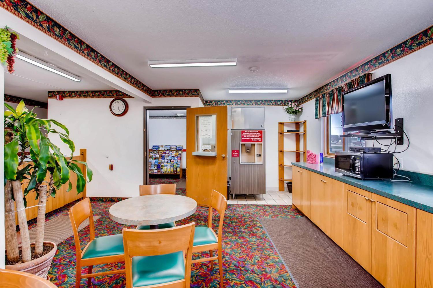 Motel 9 photo 19