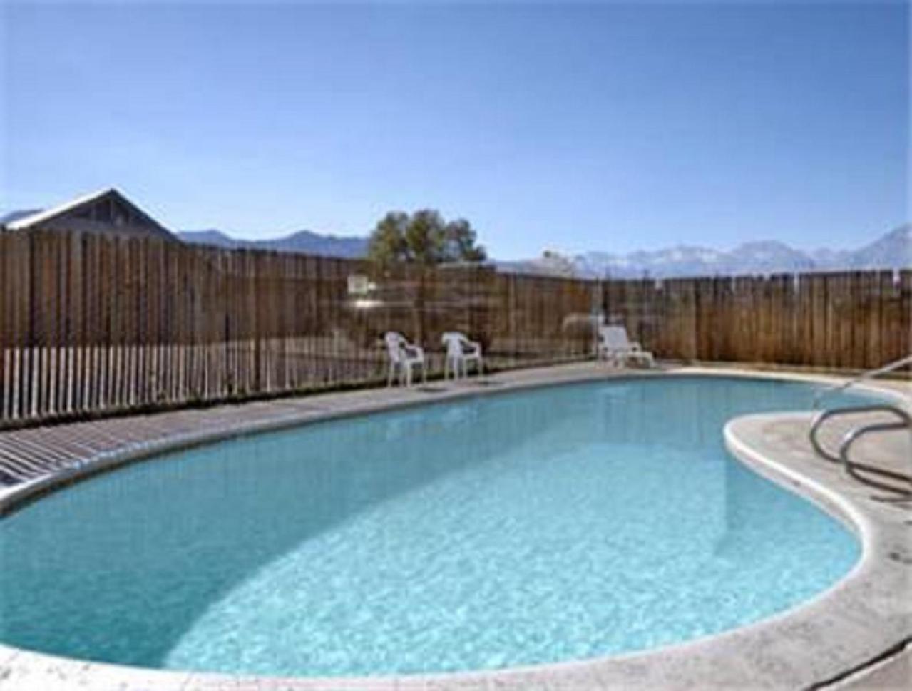 Super 8 by Wyndham Bishop photo 2