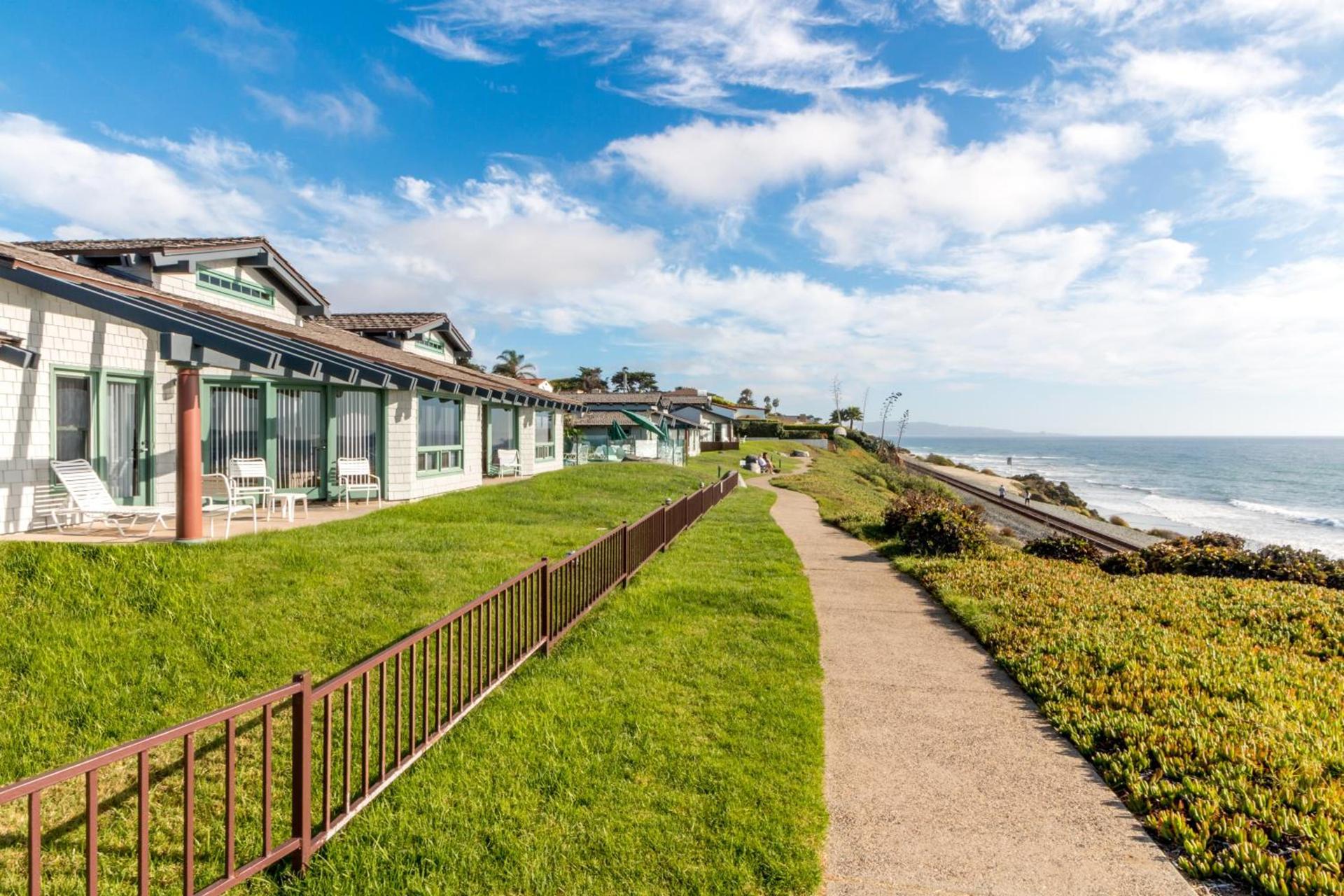 Wave Crest Resort photo 1