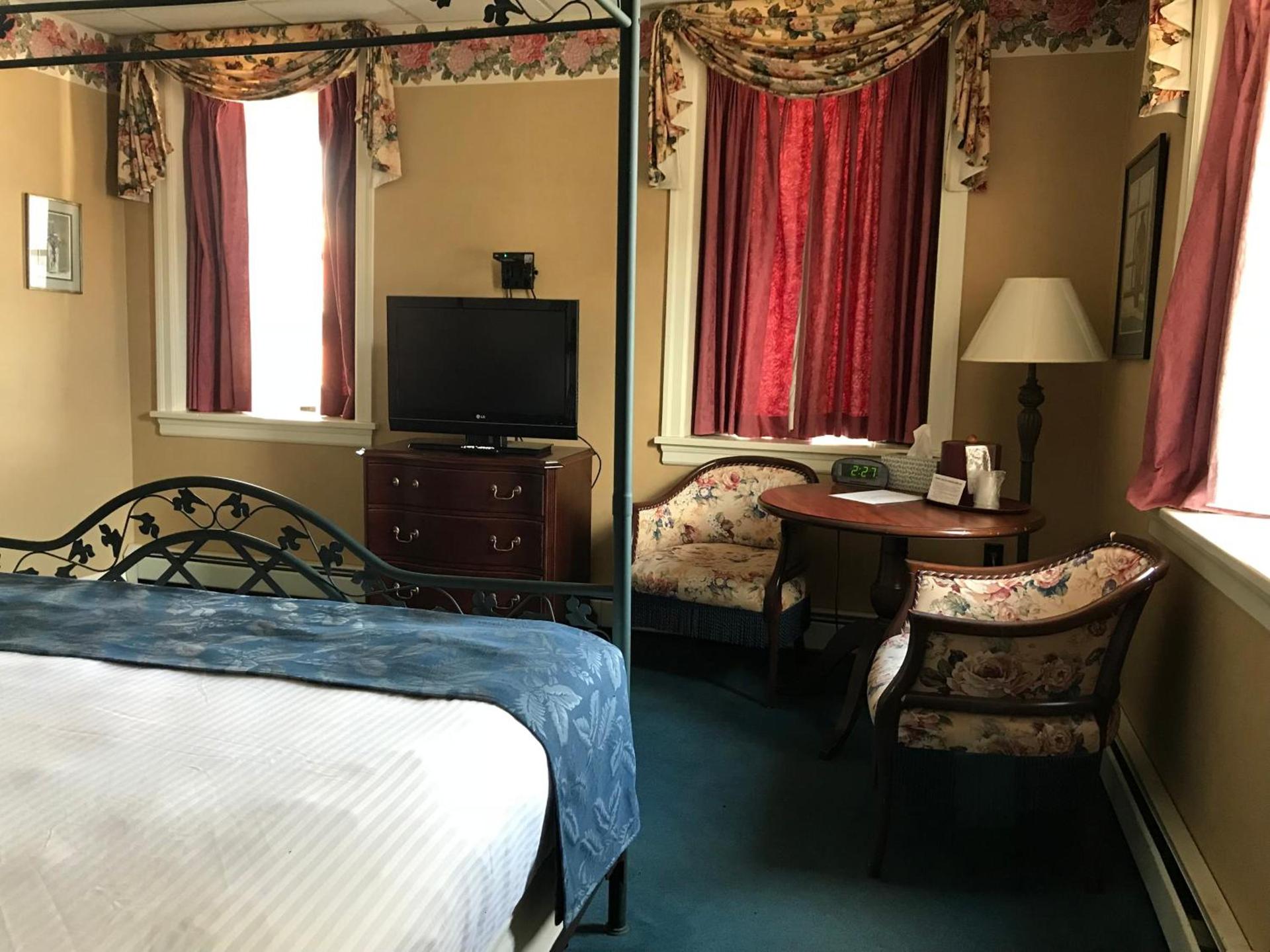 Waynebrook Inn photo 5
