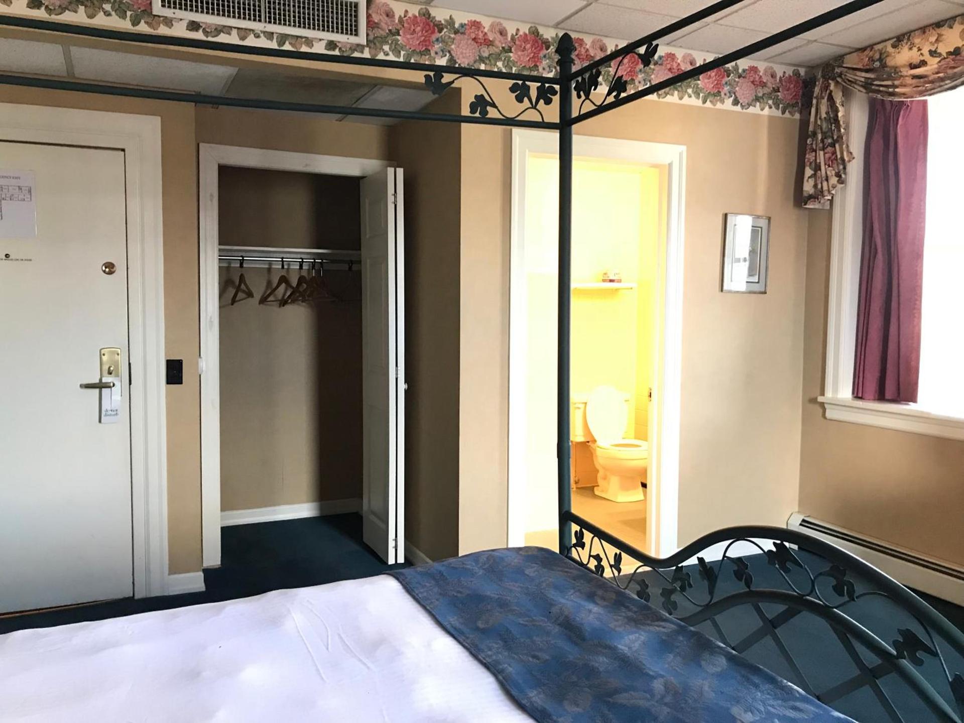 Waynebrook Inn photo 6