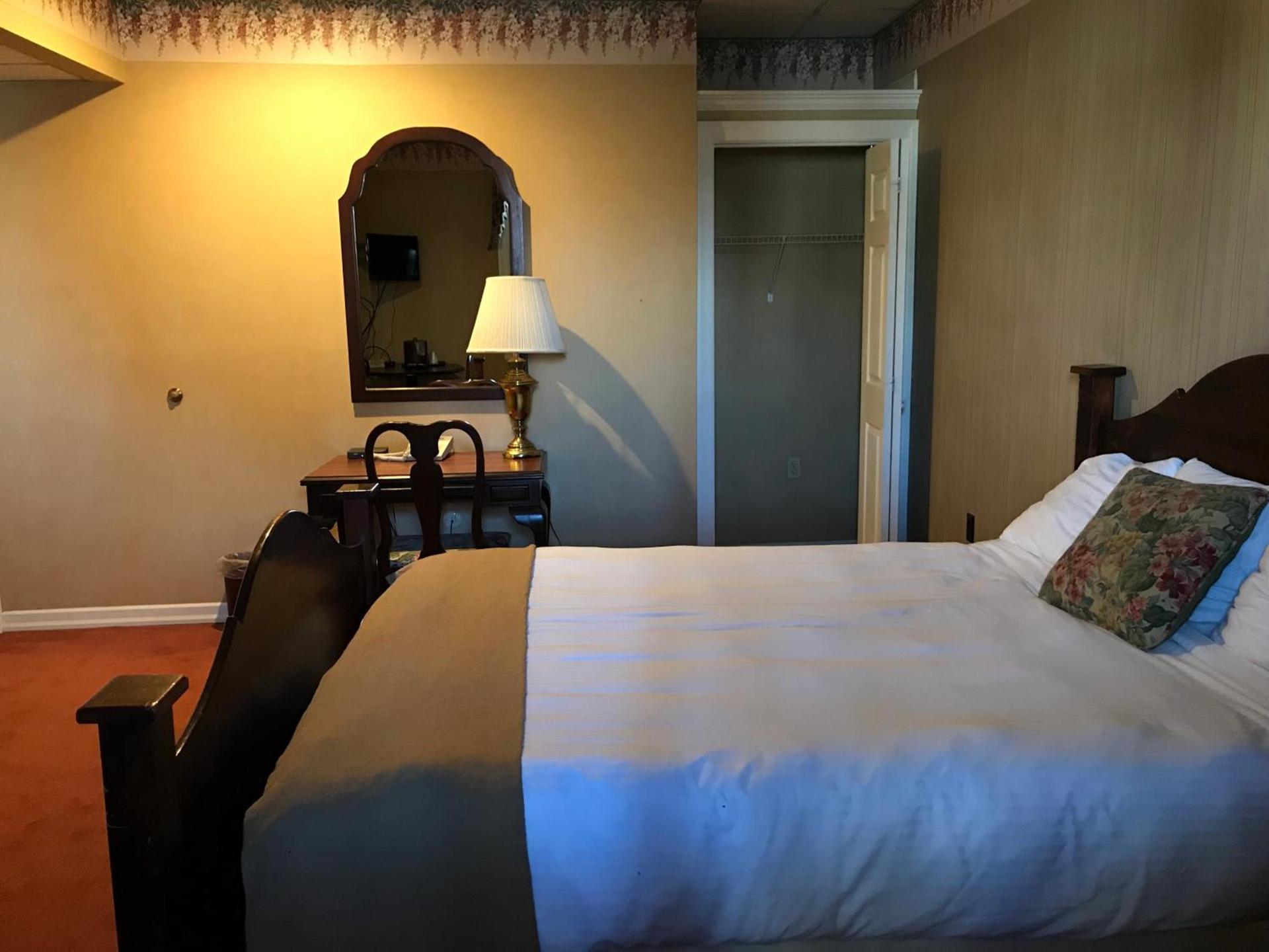 Waynebrook Inn photo 7