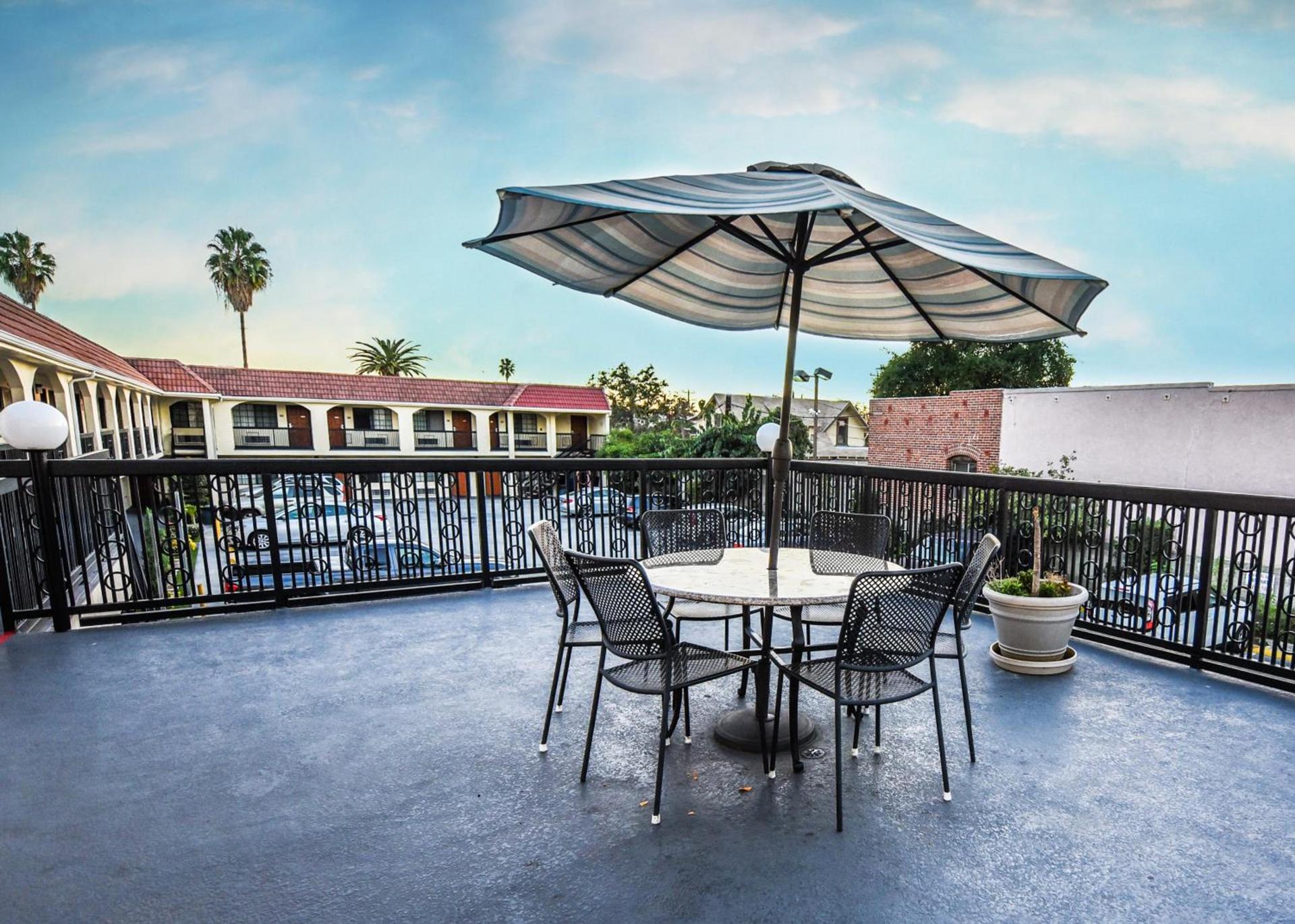 Chariot Inn Glendale - Pasadena photo 22