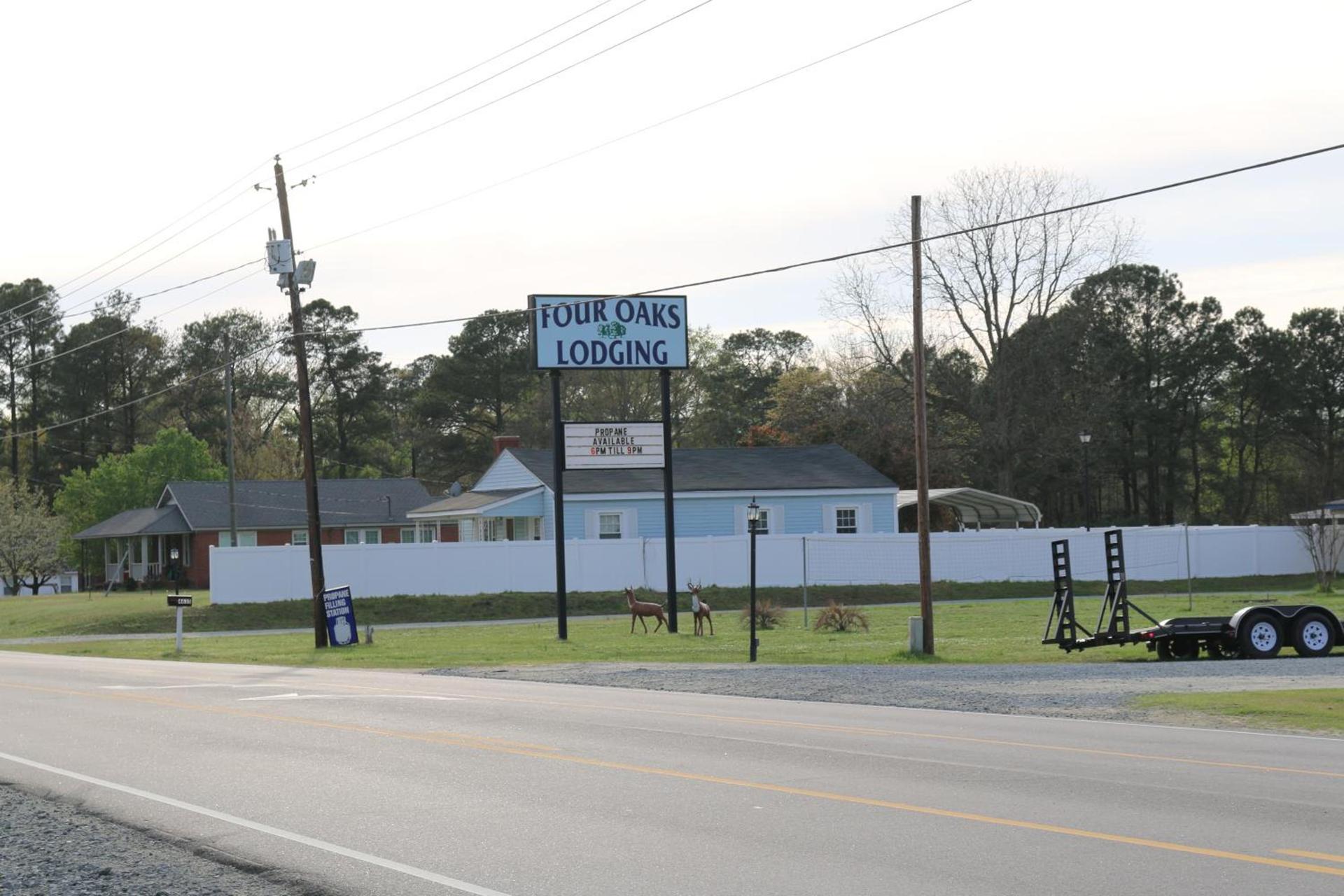 Four Oaks Lodging photo 14