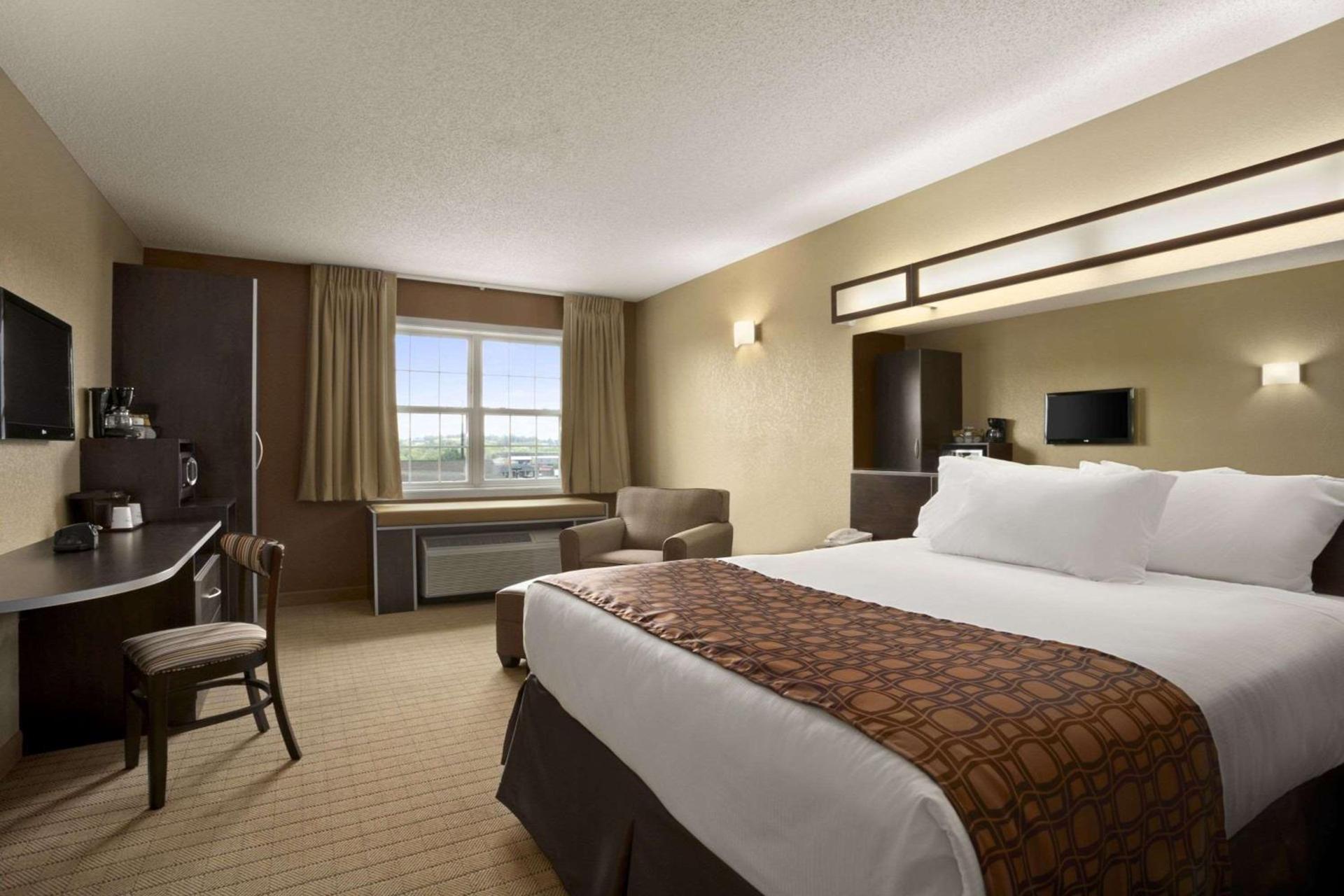 Microtel Inn & Suites By Wyndham Mineral Wells/Parkersburg photo 31