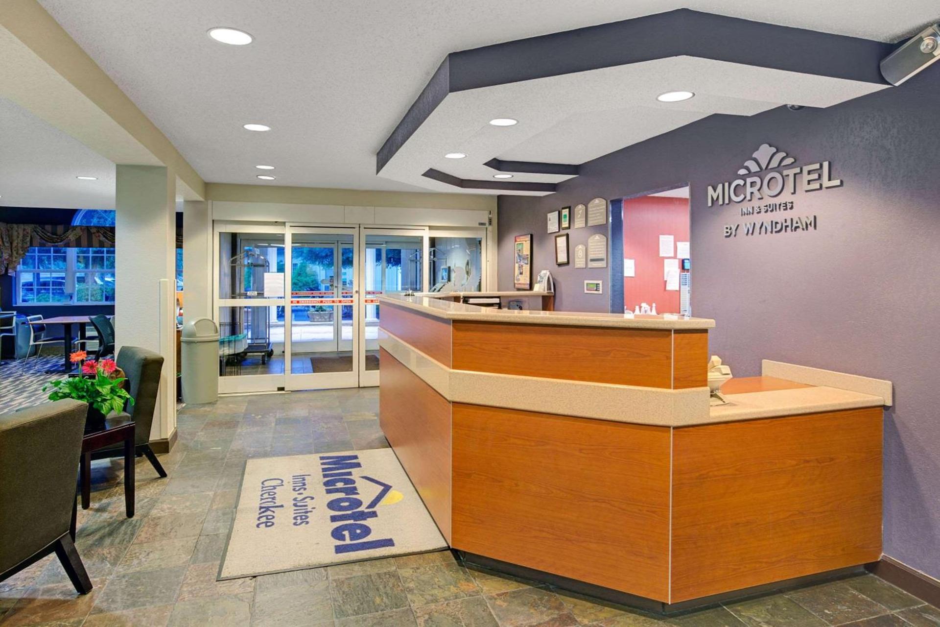 Microtel Inn & Suites by Wyndham Cherokee photo 11